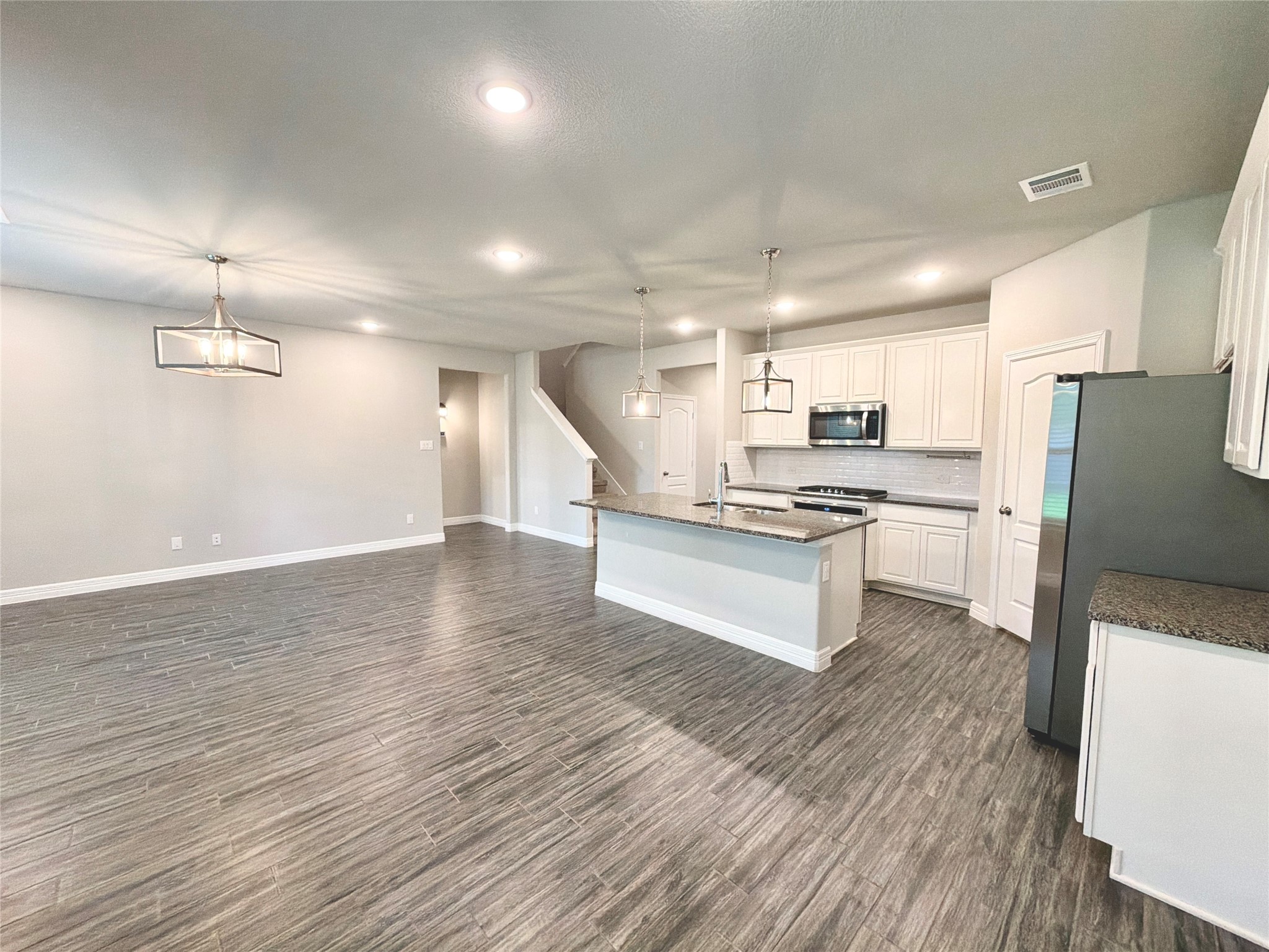 415 Northern Pike Drive Property Photo 6