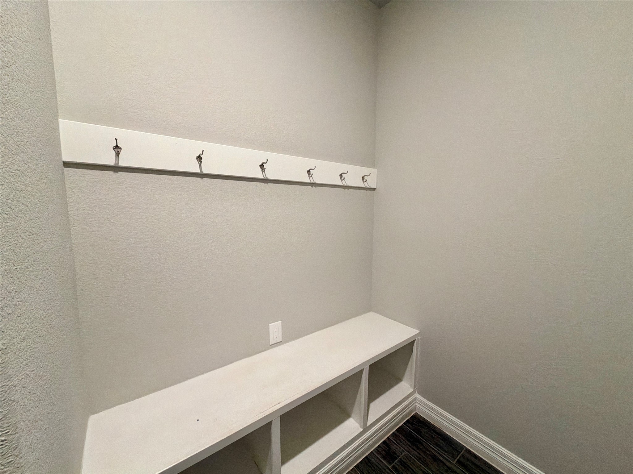 415 Northern Pike Drive Property Photo 9