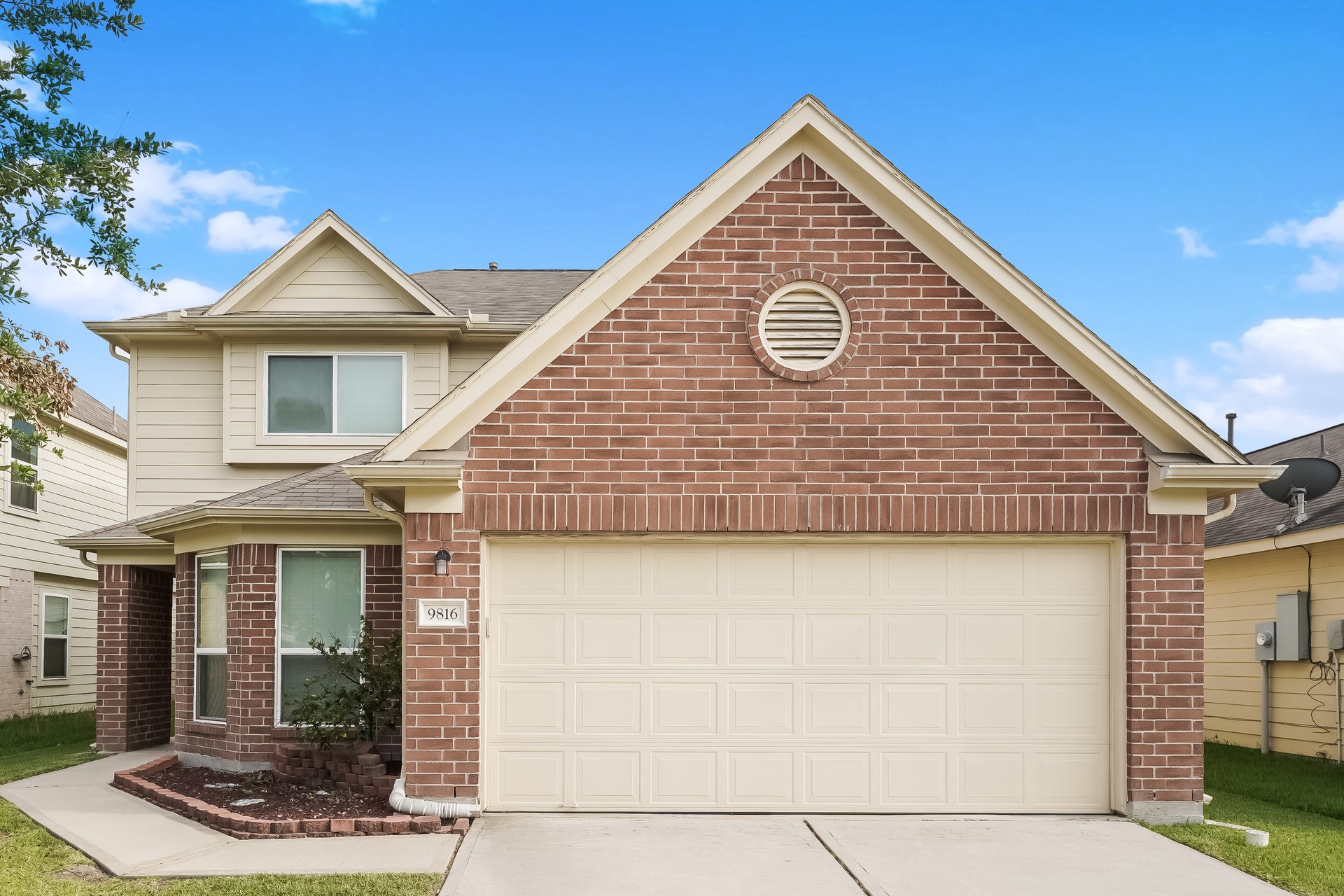 9816 Lace Flower Way Property Photo 1