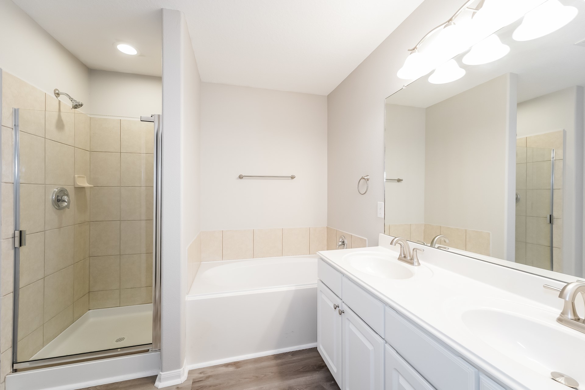 9816 Lace Flower Way Property Photo 13