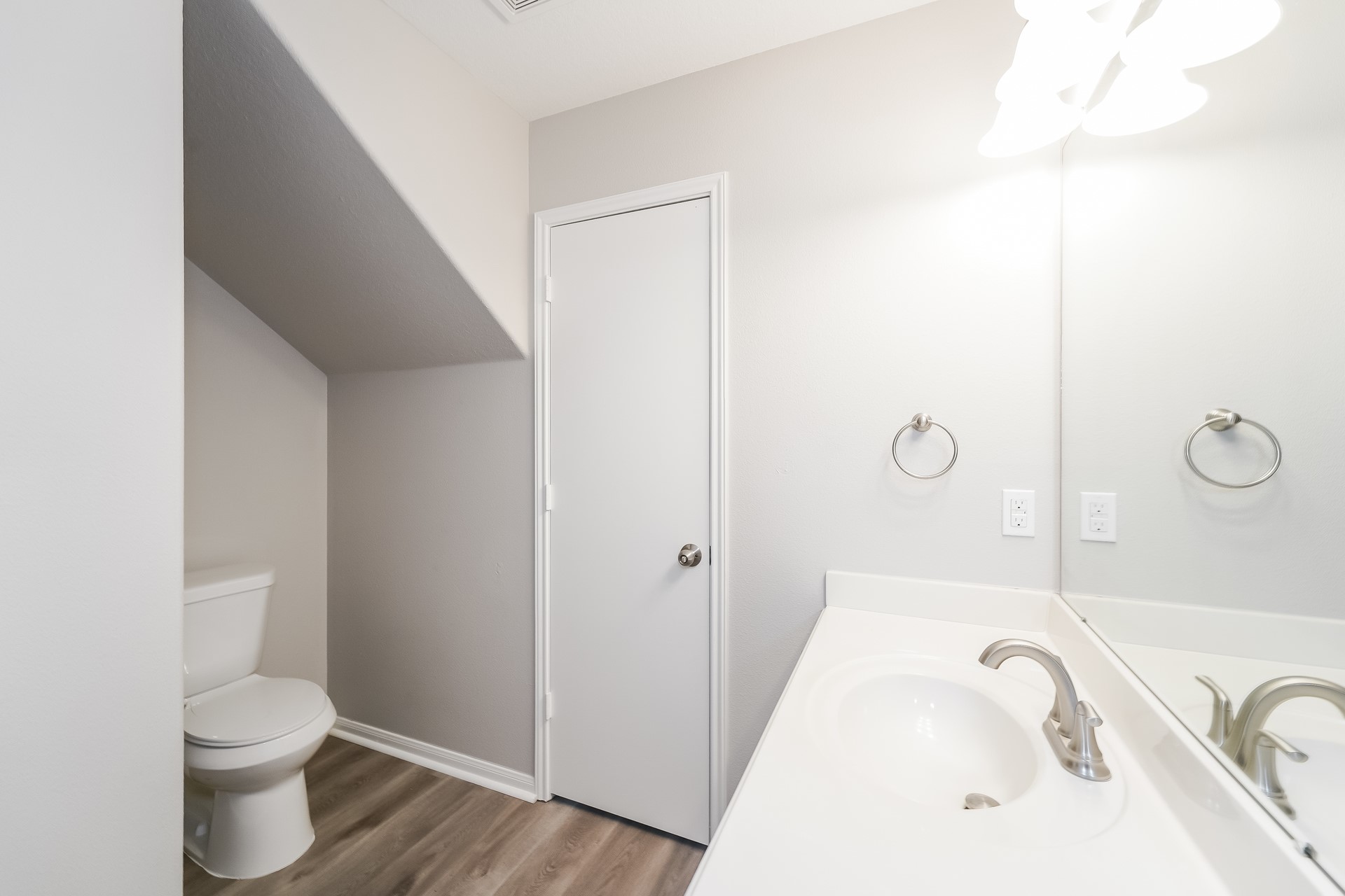 9816 Lace Flower Way Property Photo 16