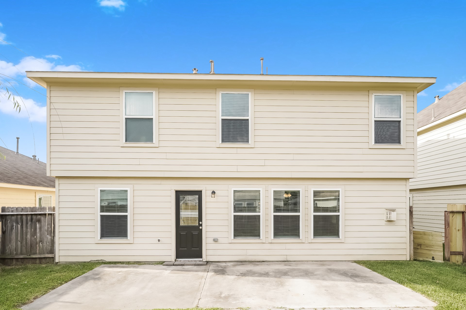 9816 Lace Flower Way Property Photo 17