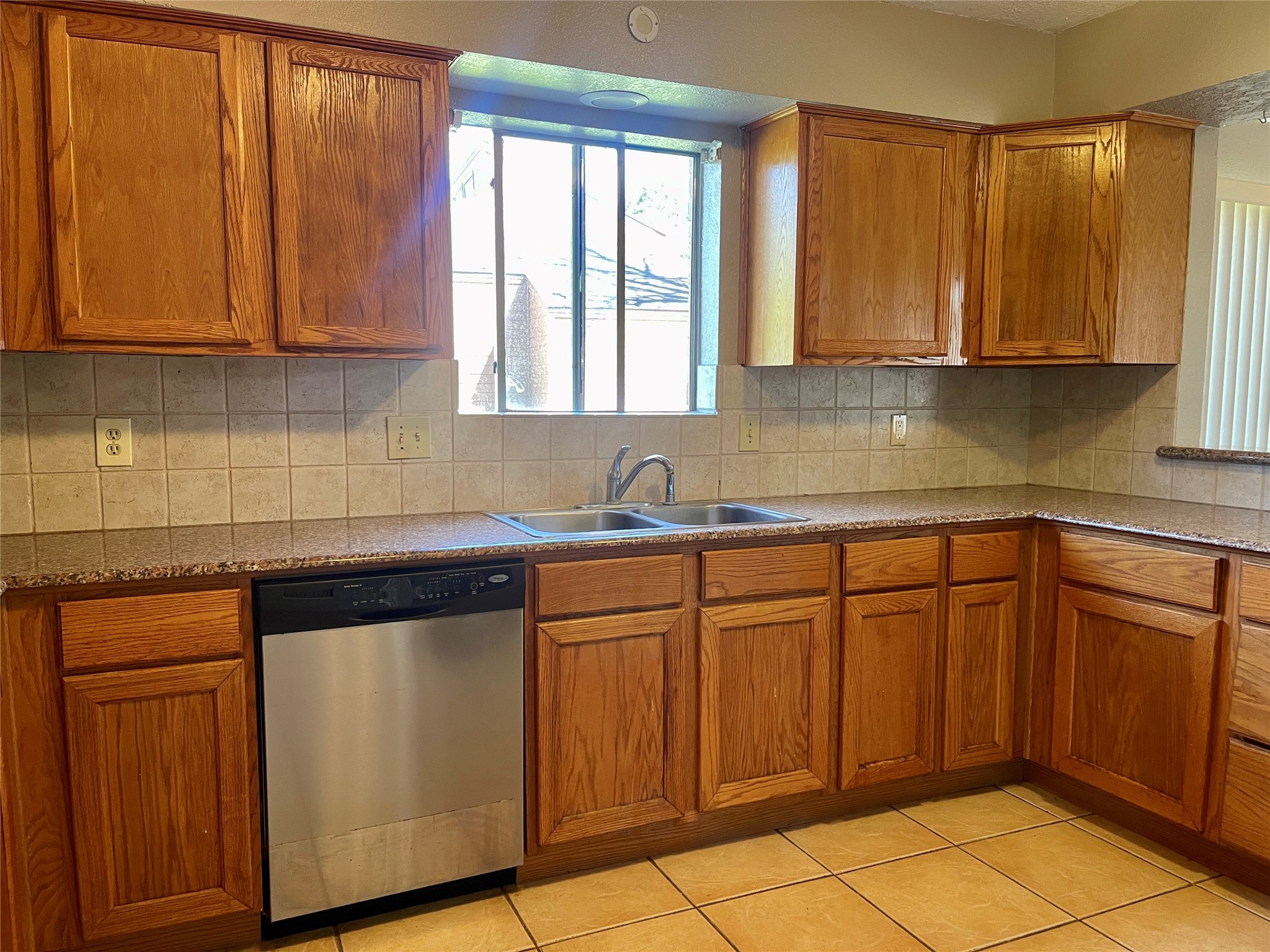 2127 Glenn Lakes Lane Property Photo 6