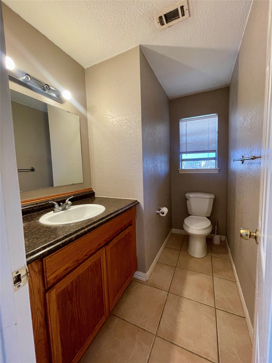 2127 Glenn Lakes Lane Property Photo 11