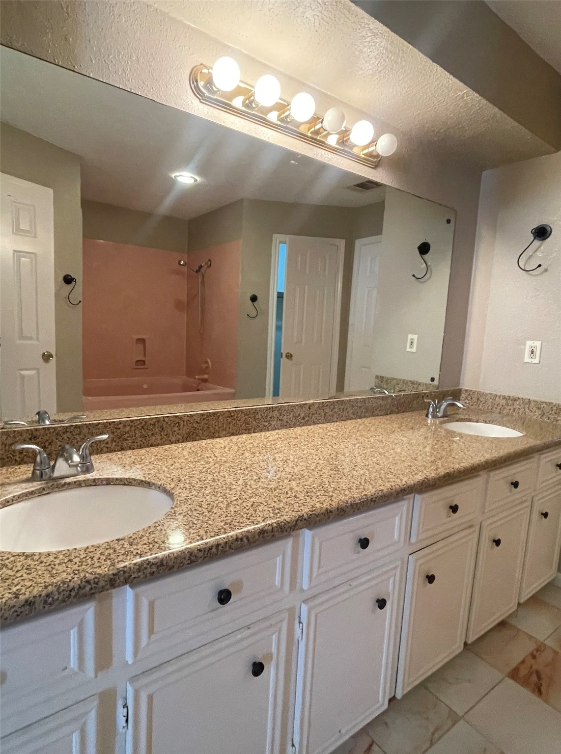 2127 Glenn Lakes Lane Property Photo 18