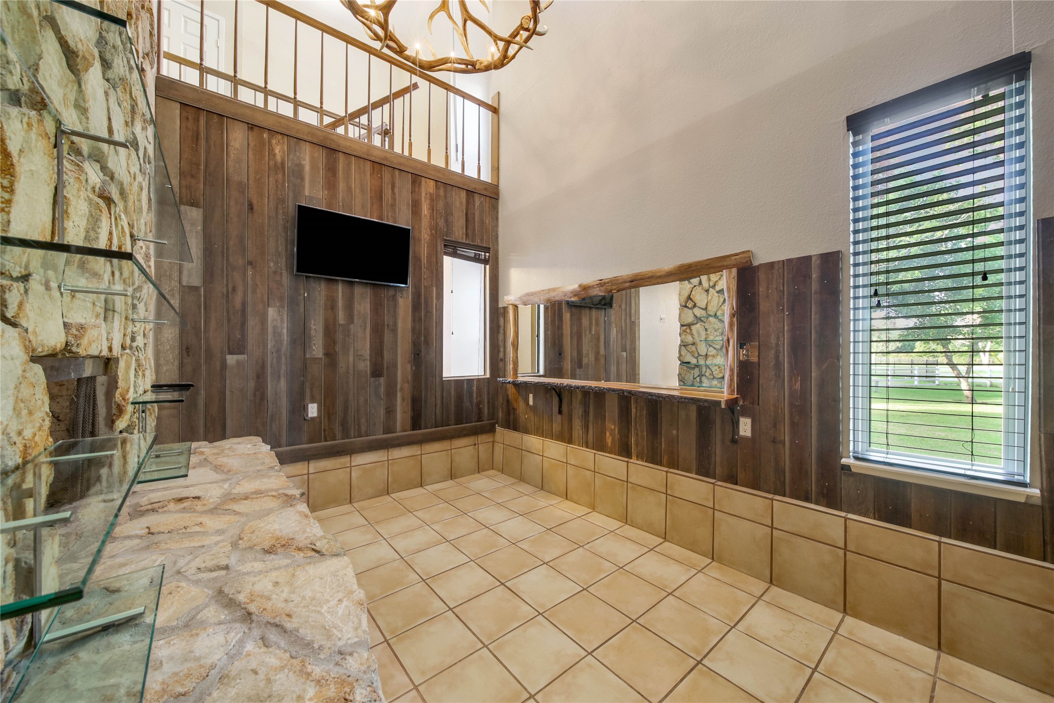 9814 King Circle S Property Photo 15