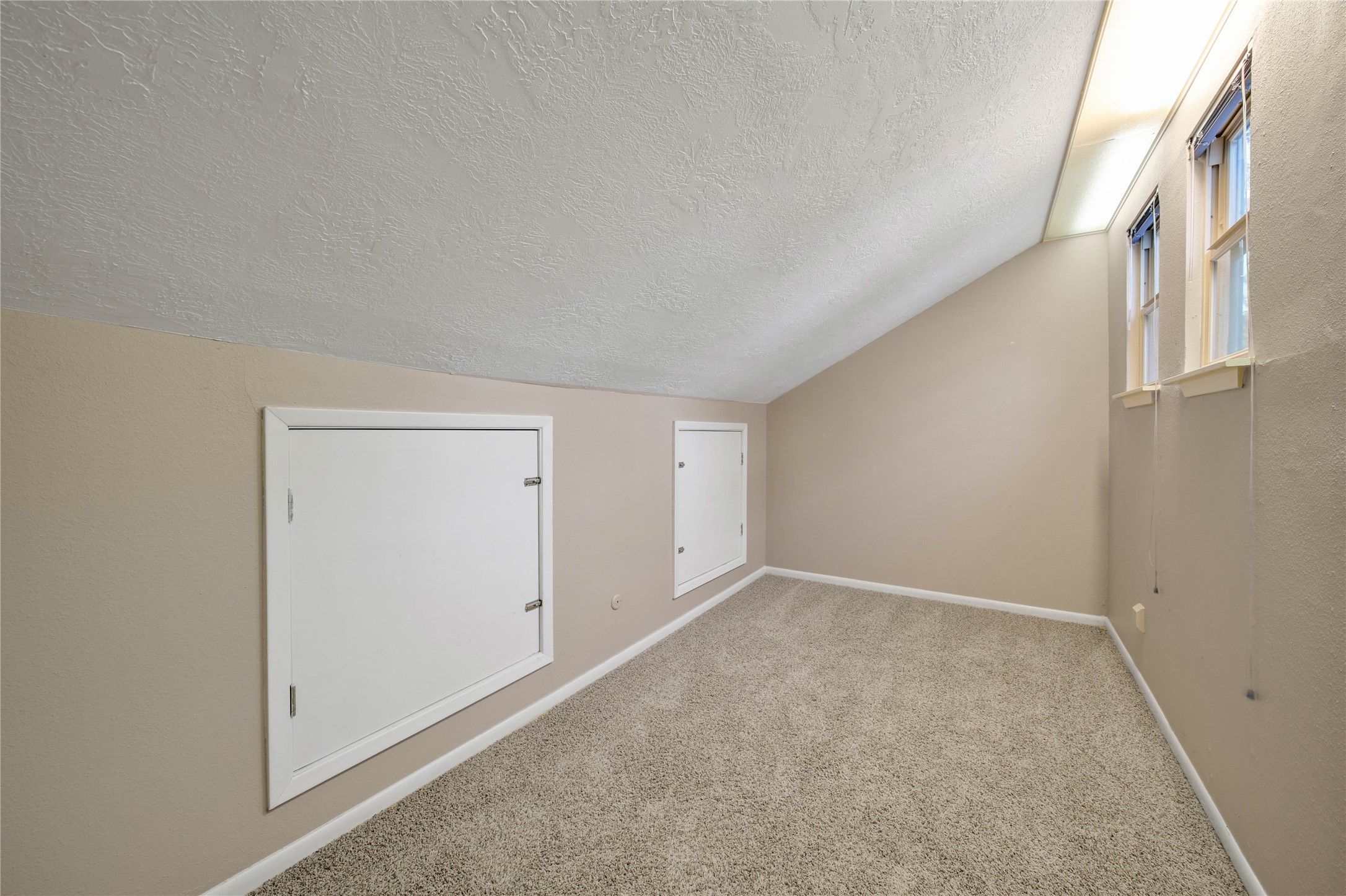 9814 King Circle S Property Photo 29