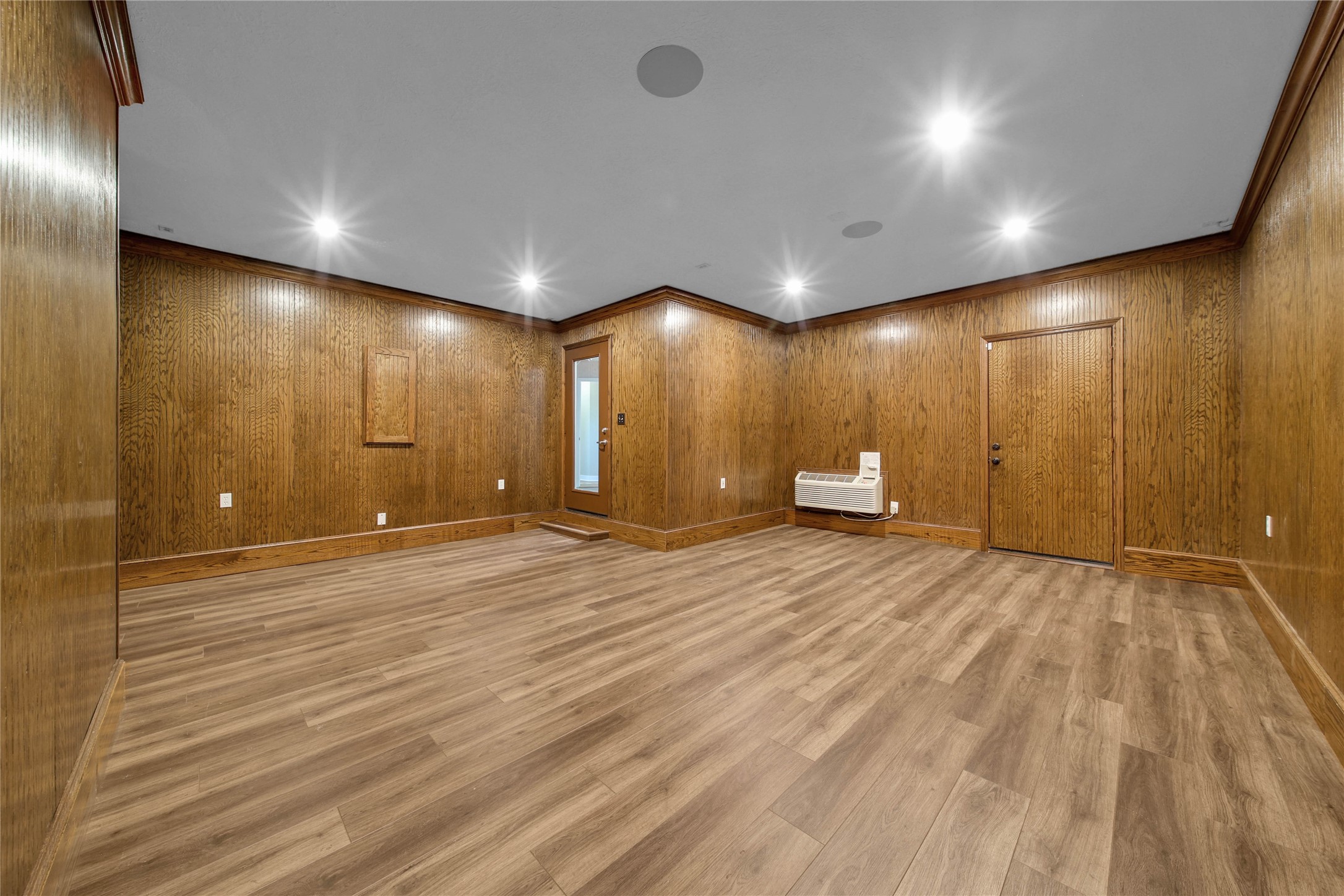 9814 King Circle S Property Photo 30