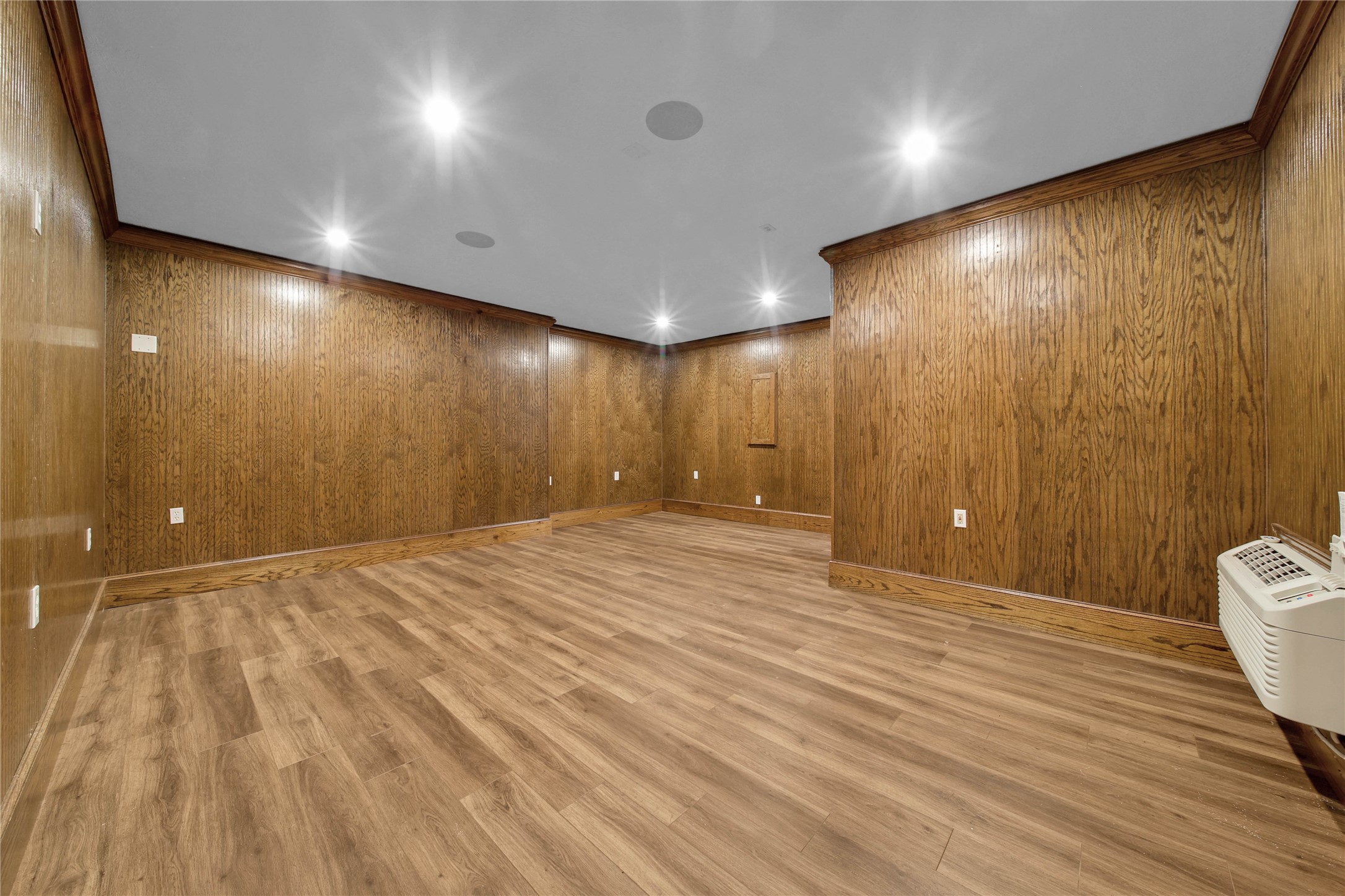9814 King Circle S Property Photo 31