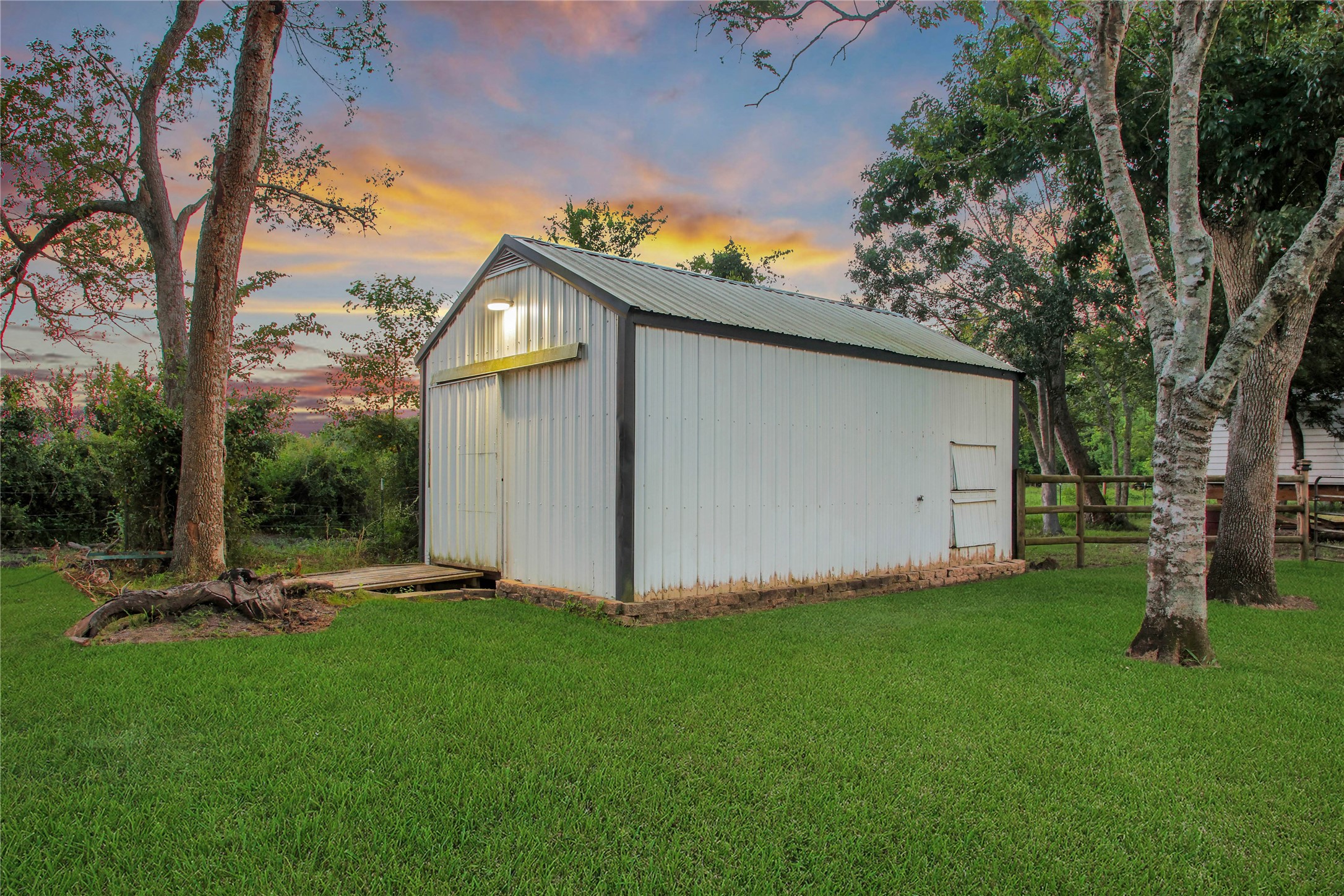 9814 King Circle S Property Photo 47
