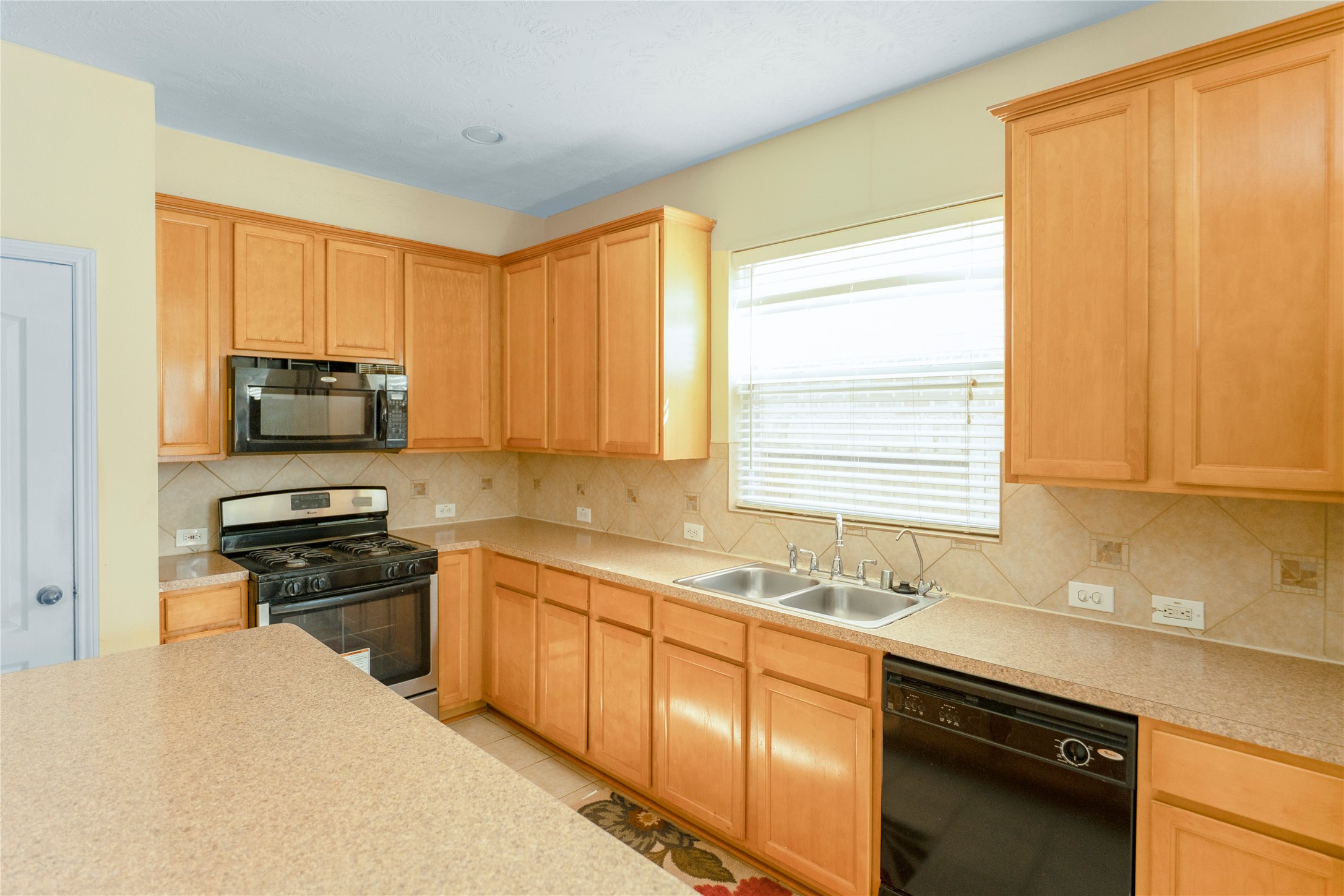 20215 Suncoast Drive Property Photo 9