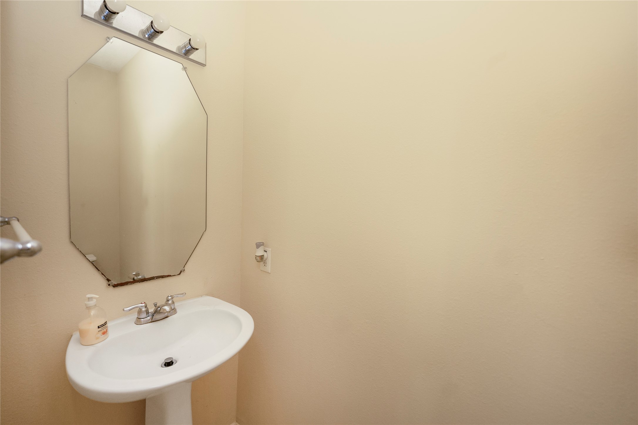 20215 Suncoast Drive Property Photo 20