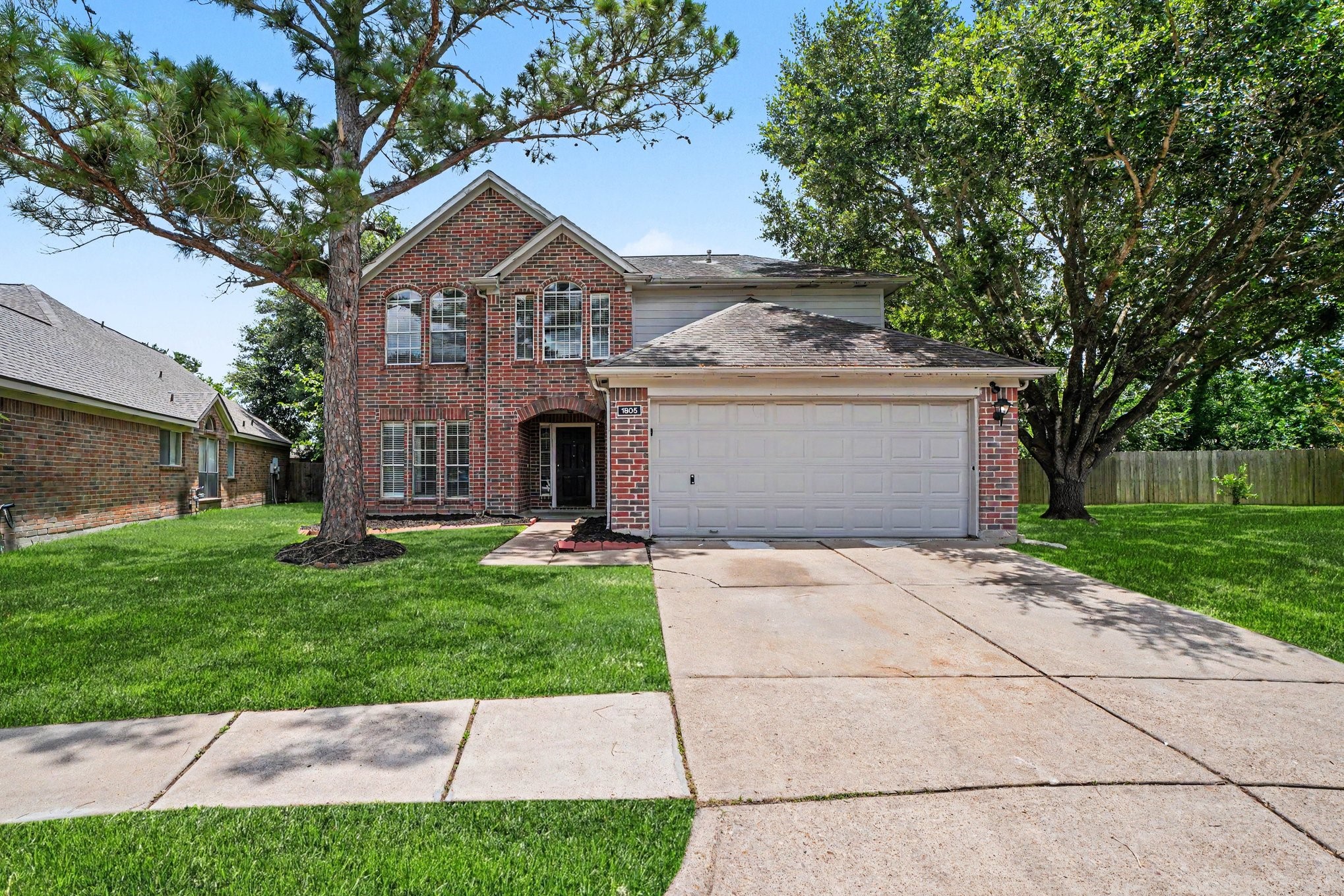 1805 Manor Circle Property Photo 1