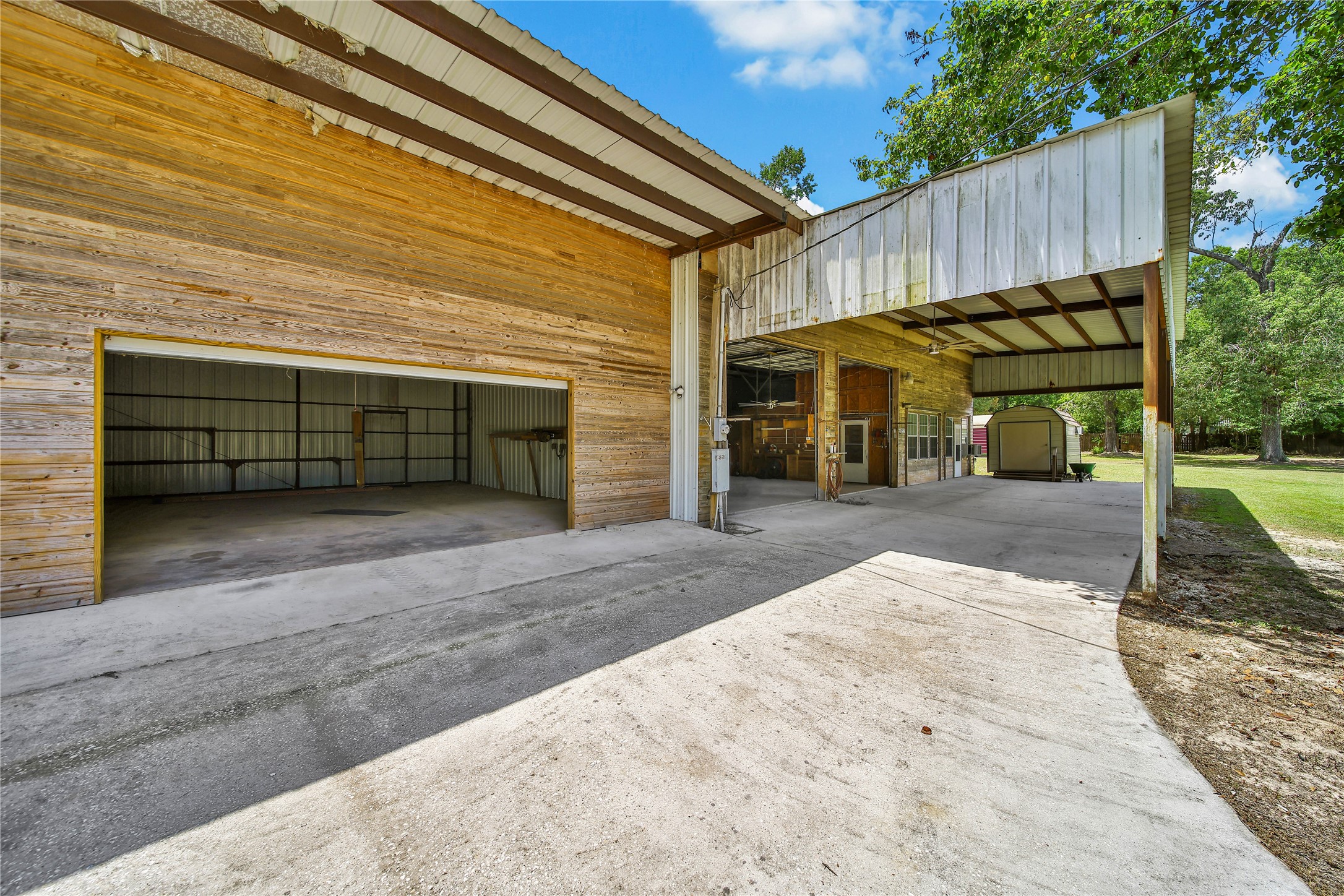 14668 Lynnwood Drive Property Photo 1