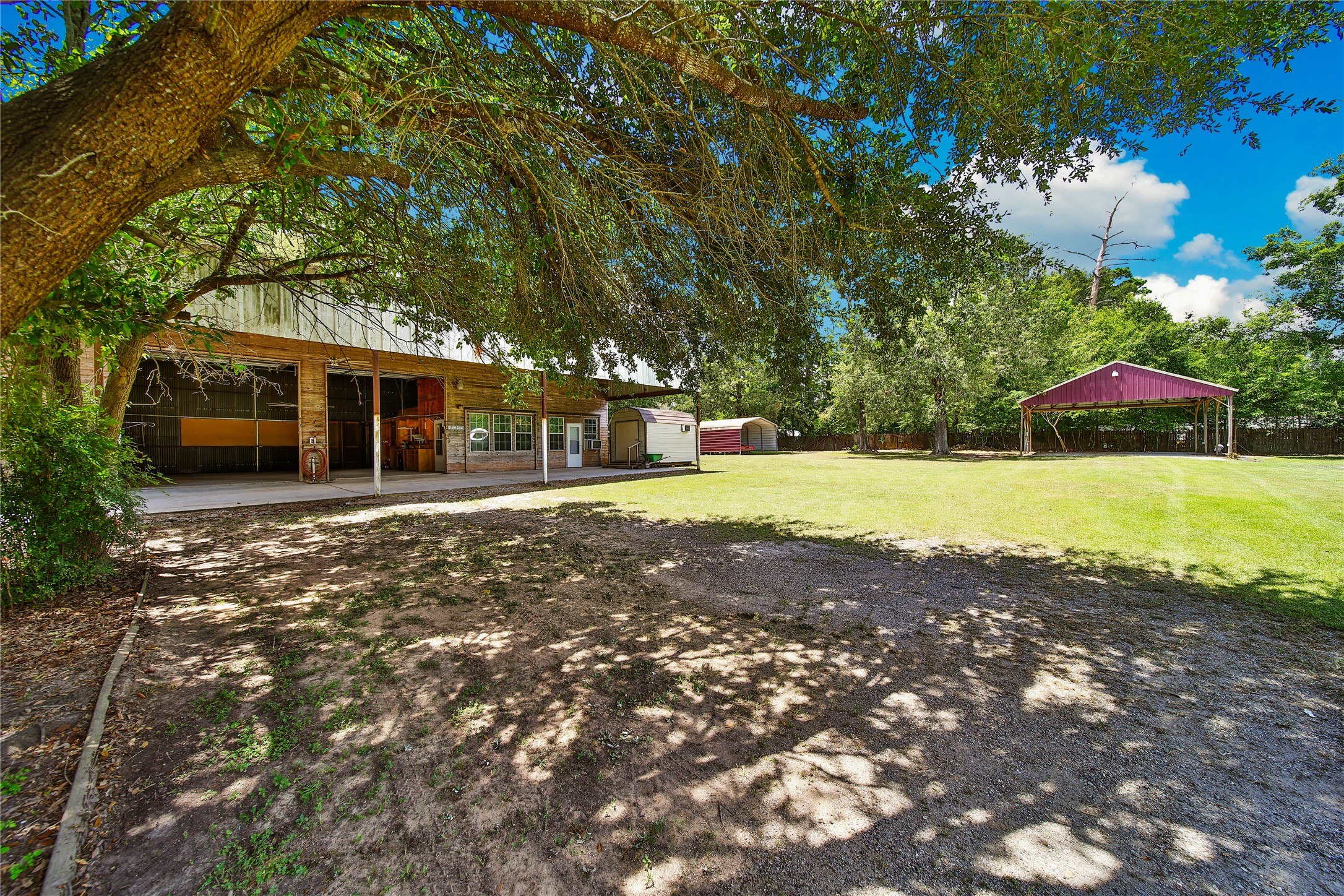 14668 Lynnwood Drive Property Photo 2