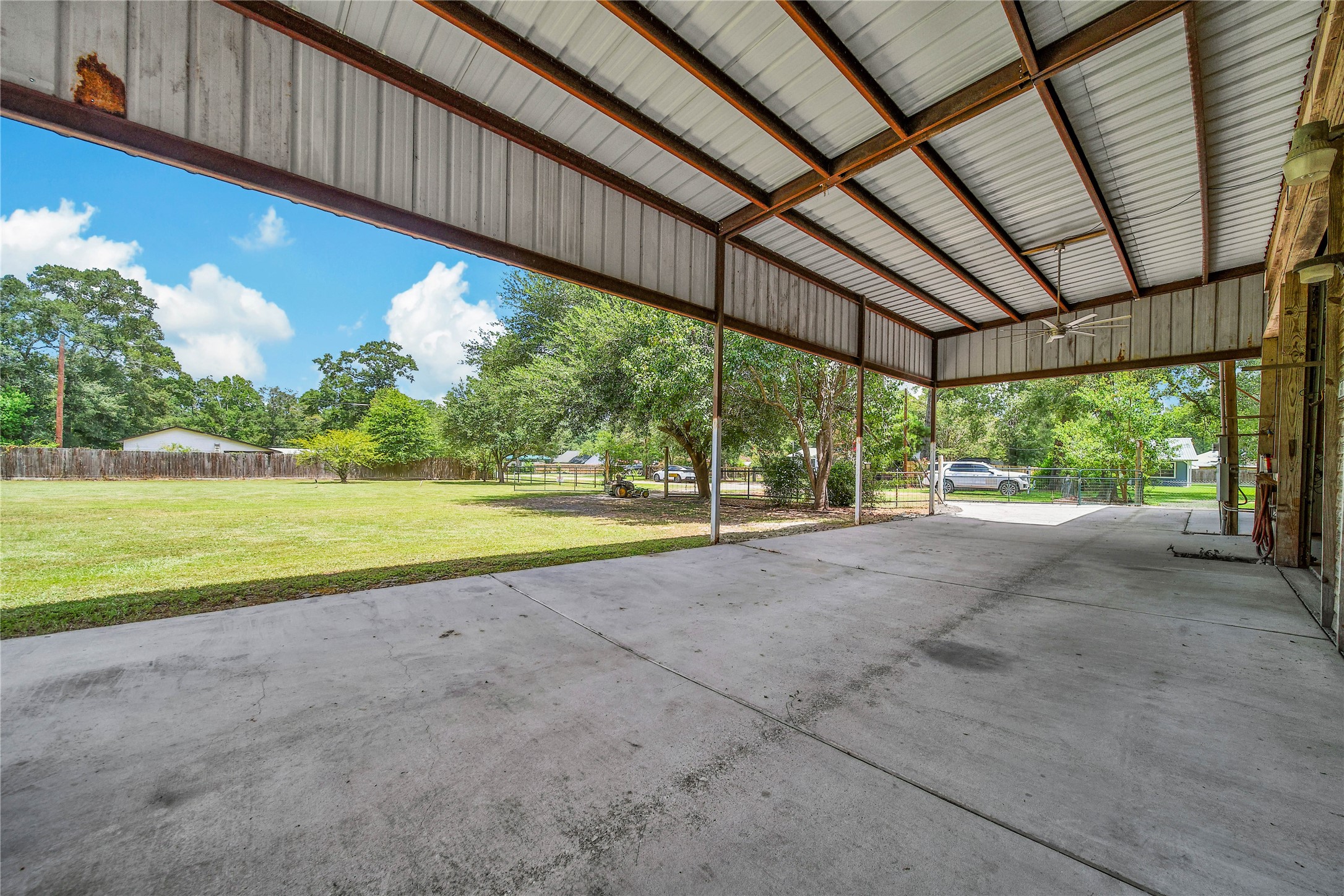 14668 Lynnwood Drive Property Photo 4