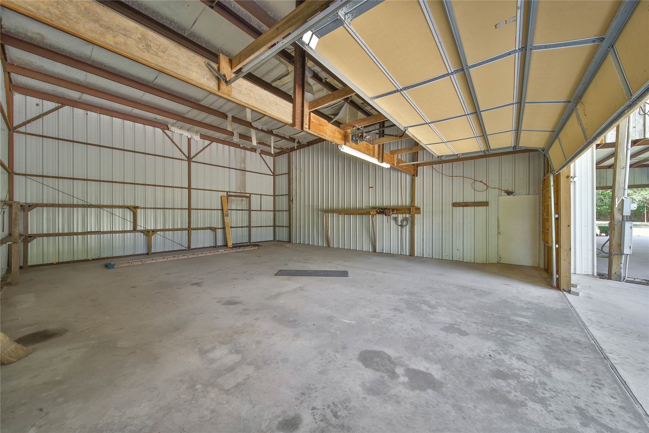 14668 Lynnwood Drive Property Photo 6