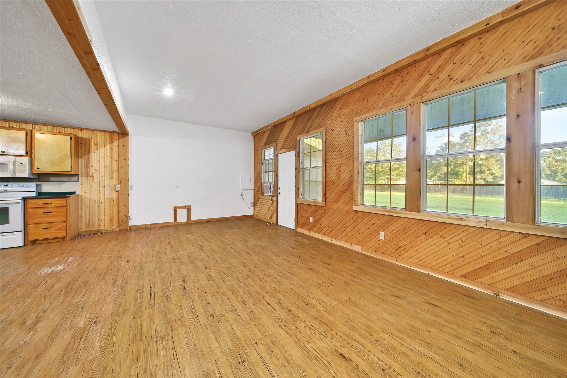 14668 Lynnwood Drive Property Photo 12