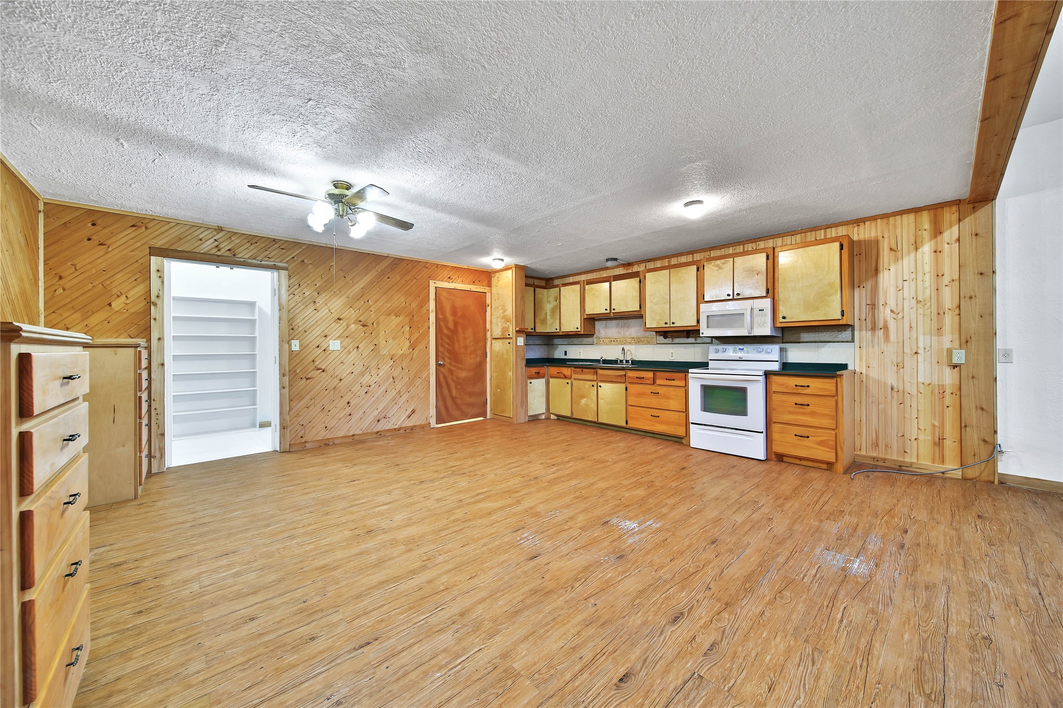 14668 Lynnwood Drive Property Photo 14