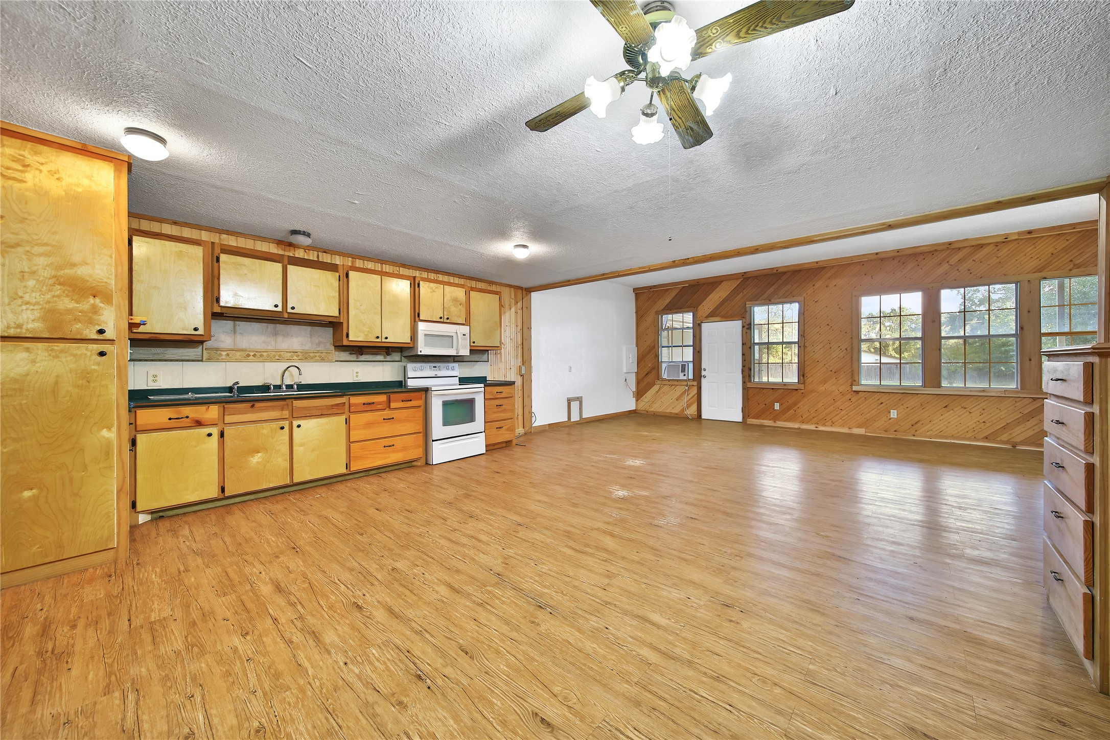 14668 Lynnwood Drive Property Photo 15
