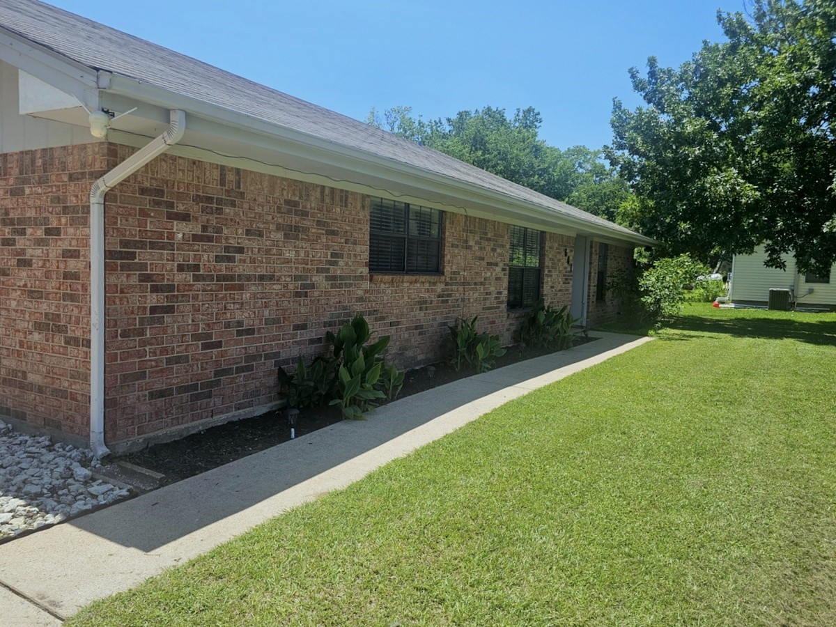 601 Rogers Street Property Photo 3