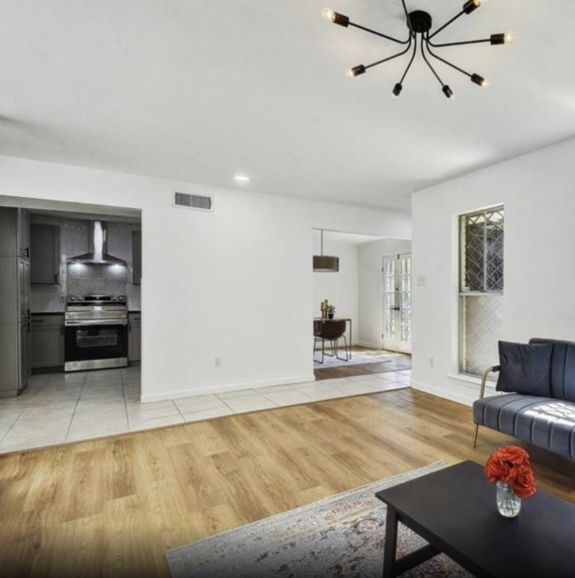 11821 Petal Drive Property Photo 4