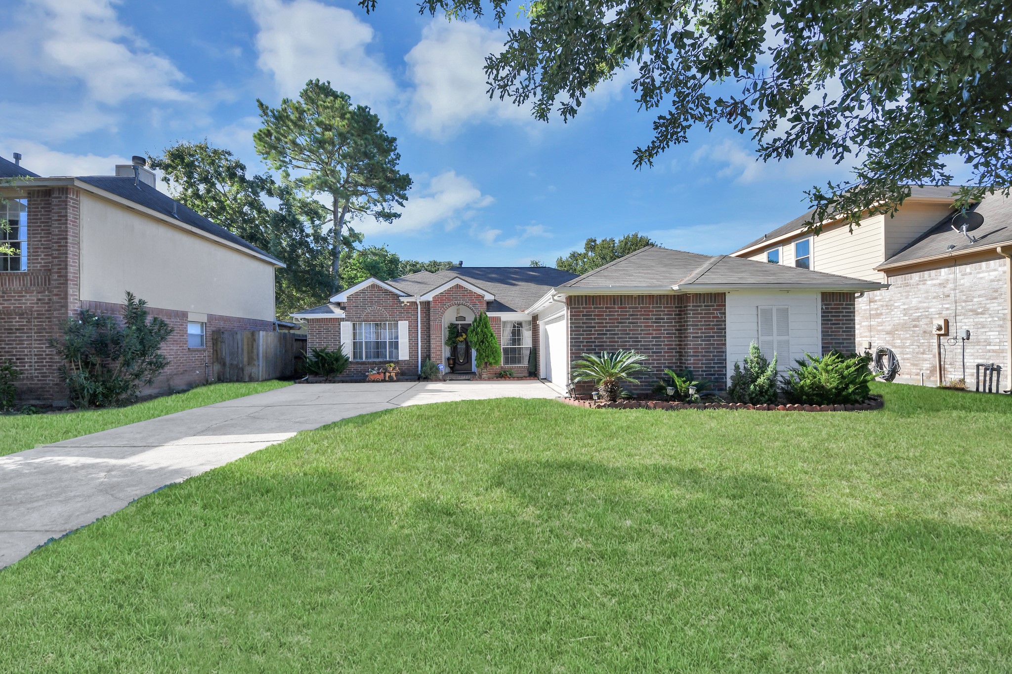 16131 Cypress Valley Drive Property Photo 3
