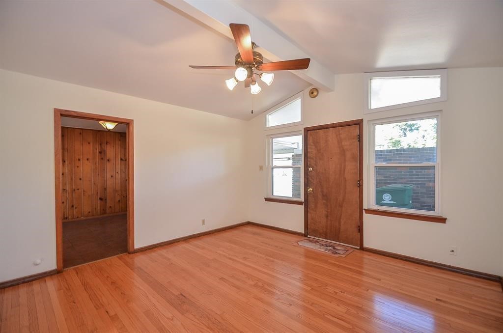 6923 Cole Creek Drive Property Photo 3