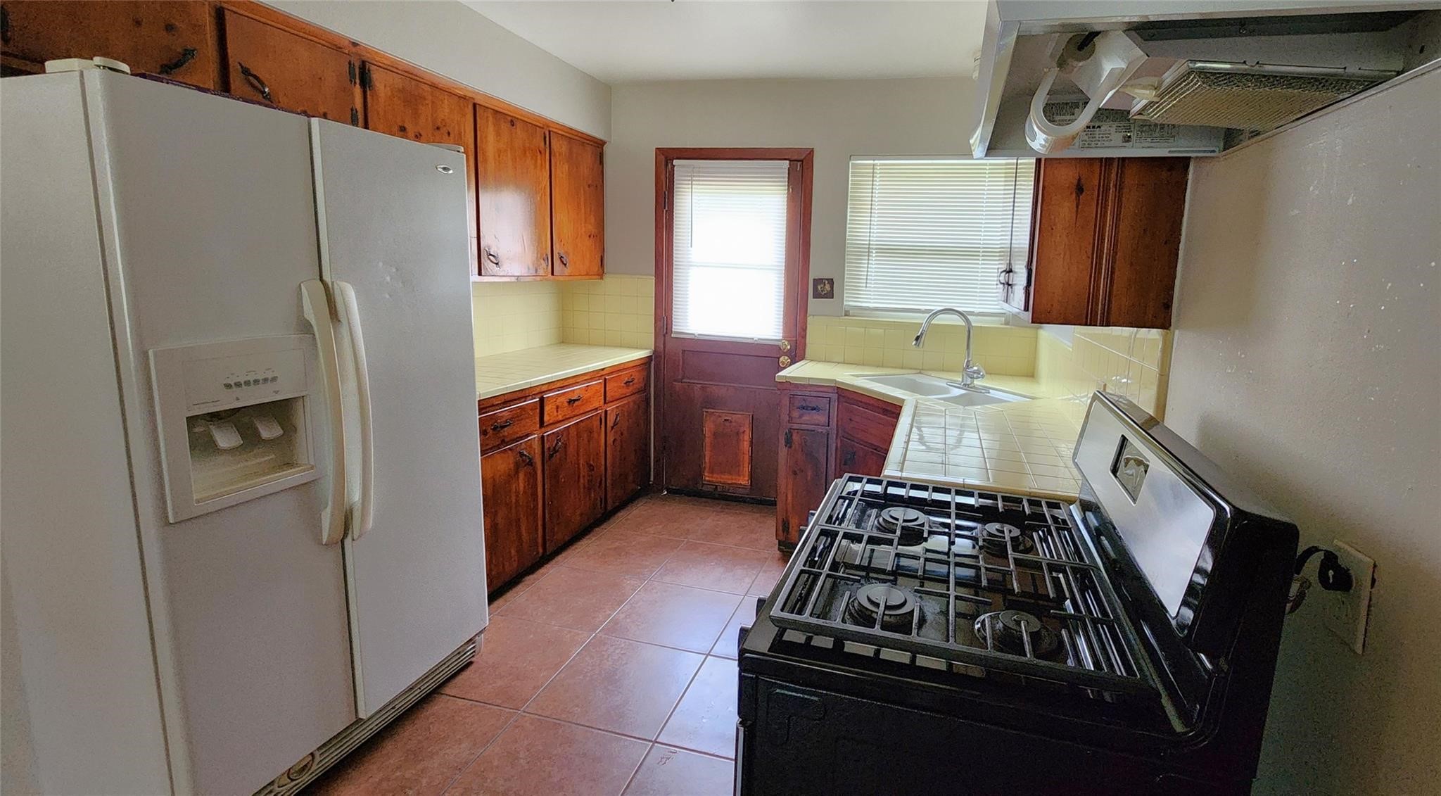 6923 Cole Creek Drive Property Photo 5