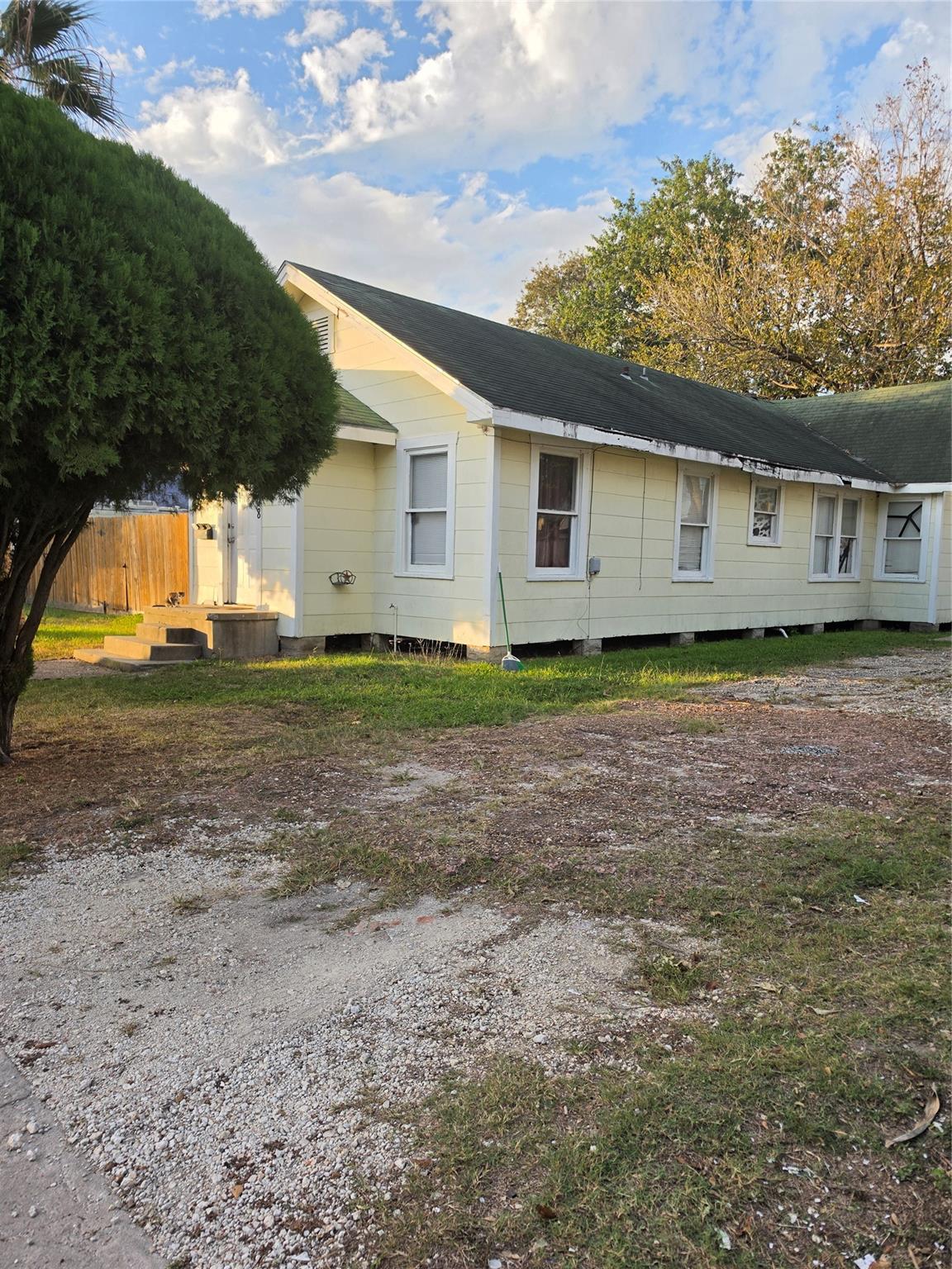 108 W Humble Street, Baytown Tx 77520 Property Photo 3