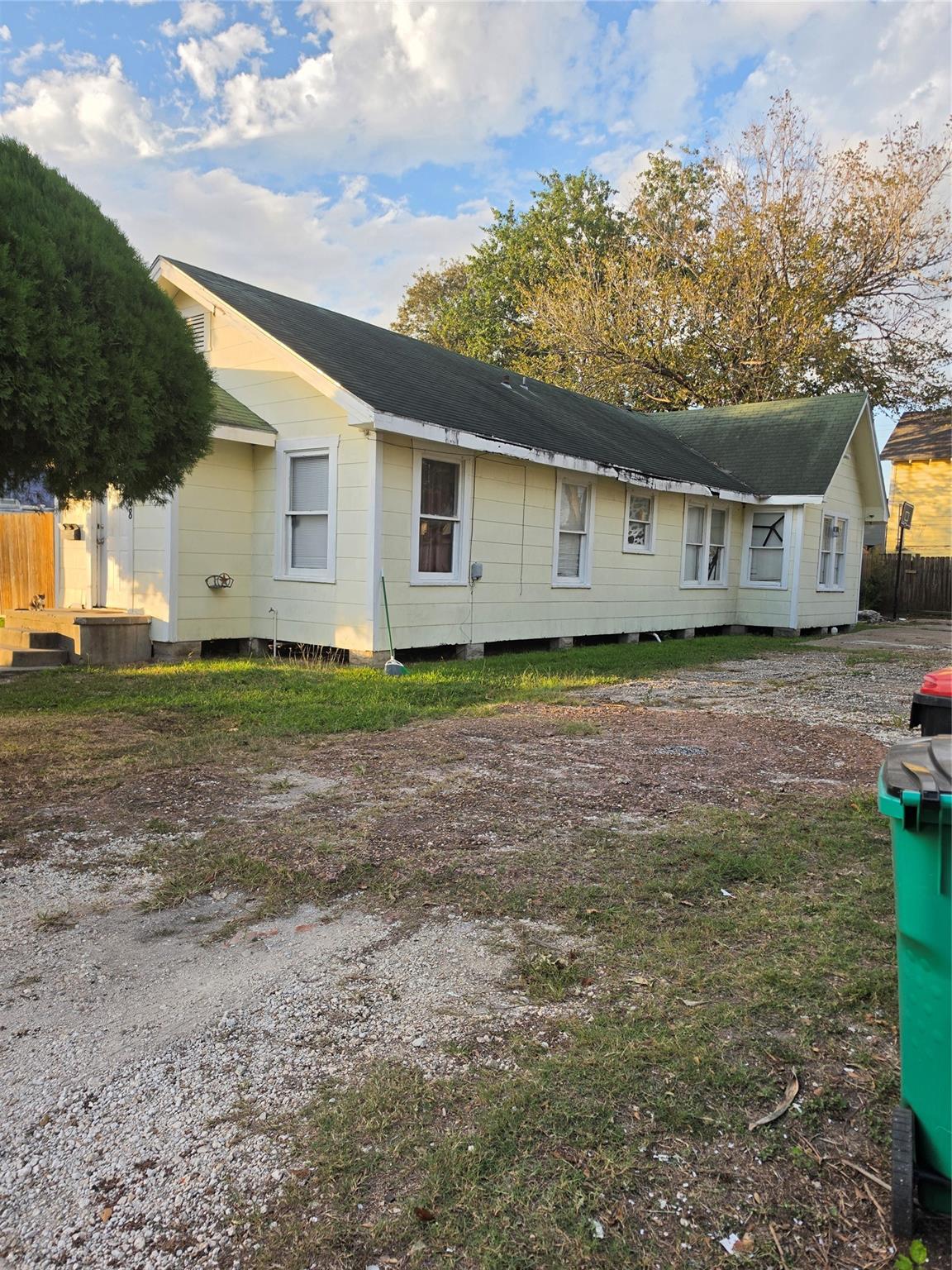 108 W Humble Street, Baytown Tx 77520 Property Photo 4