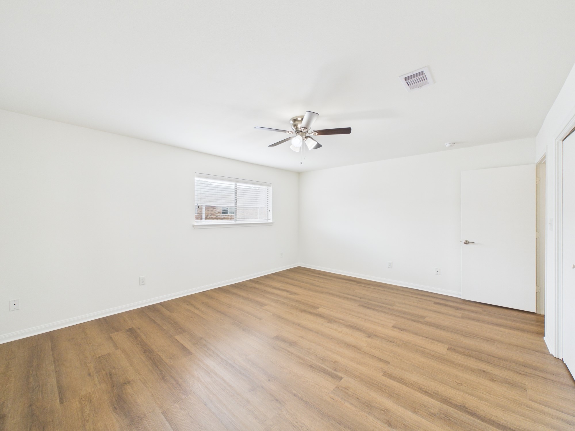 5343 Richmond Avenue 21 Property Photo 17