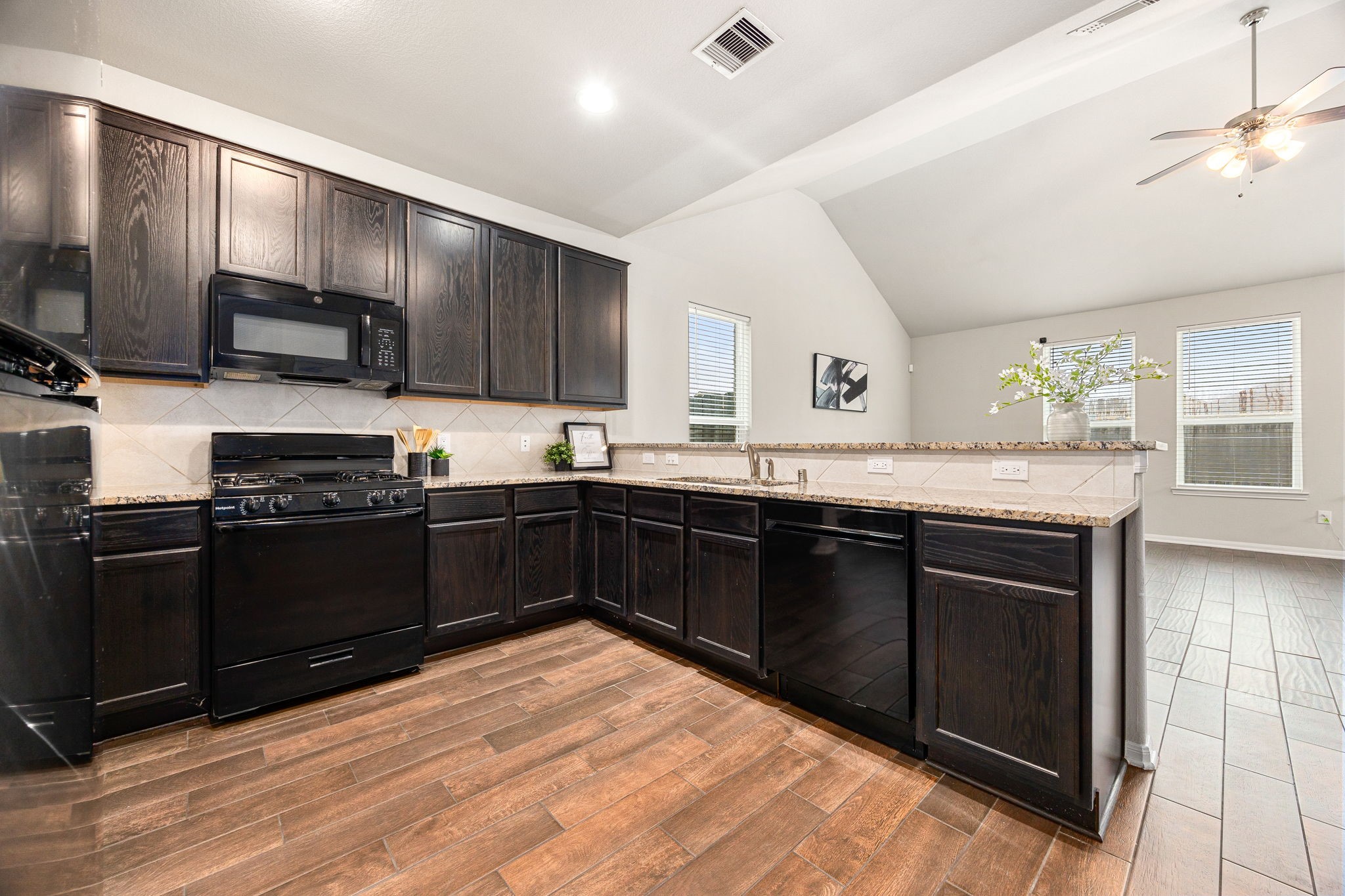 4323 Wyanngate Drive Property Photo 12