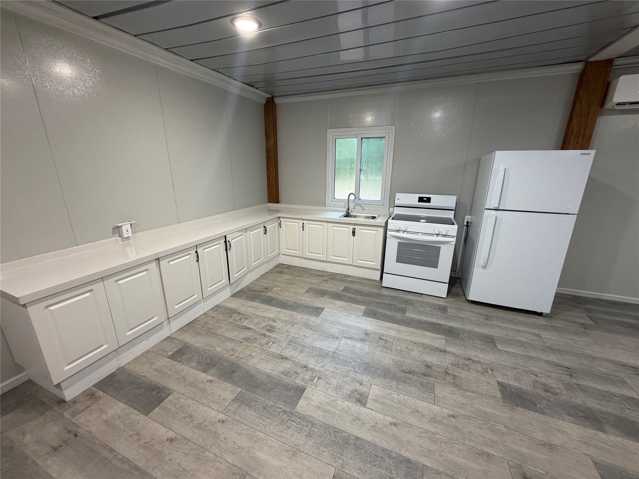 15348 Lilly Property Photo 8