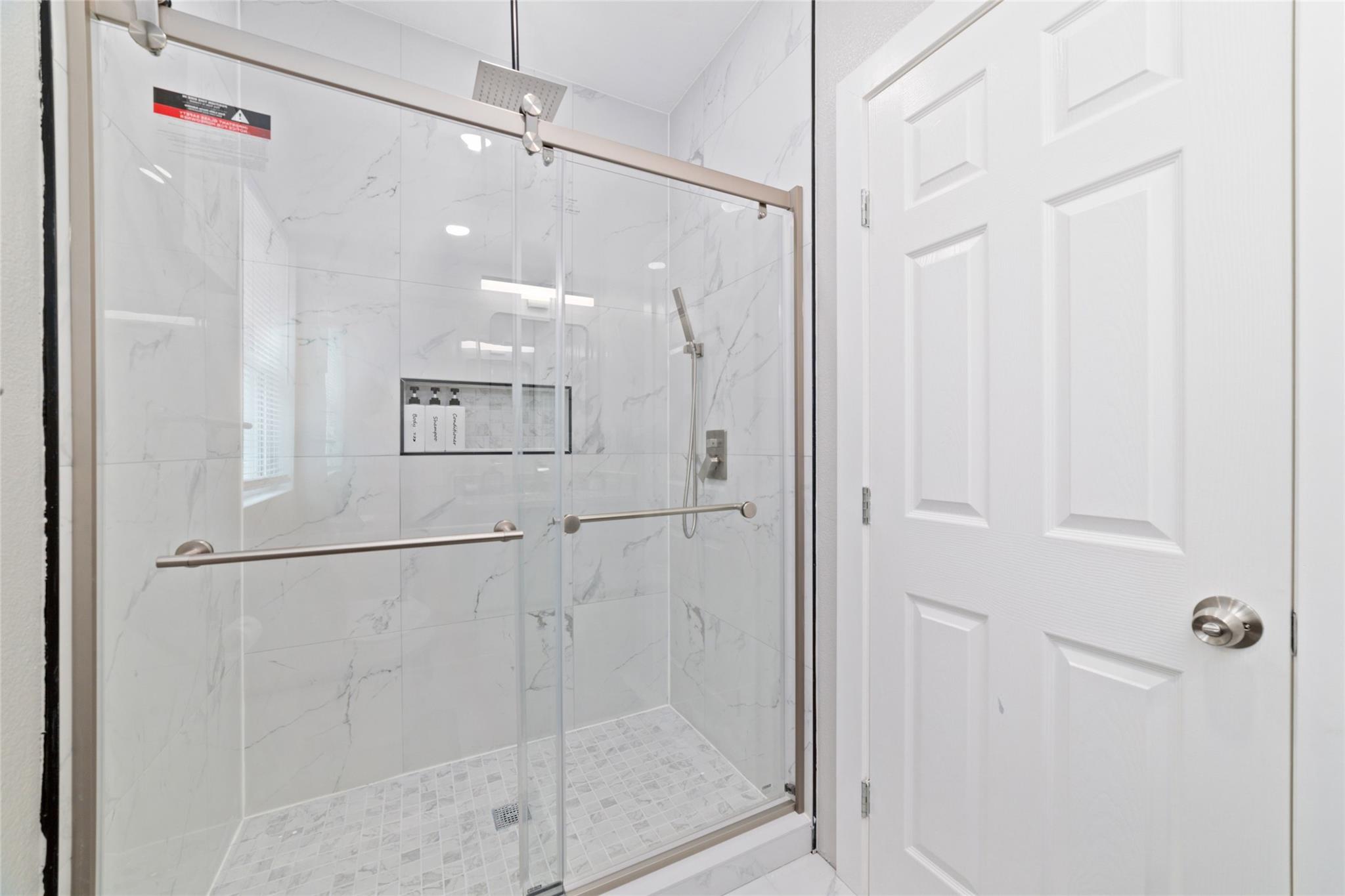 2501 Dunlavy Street Property Photo 6