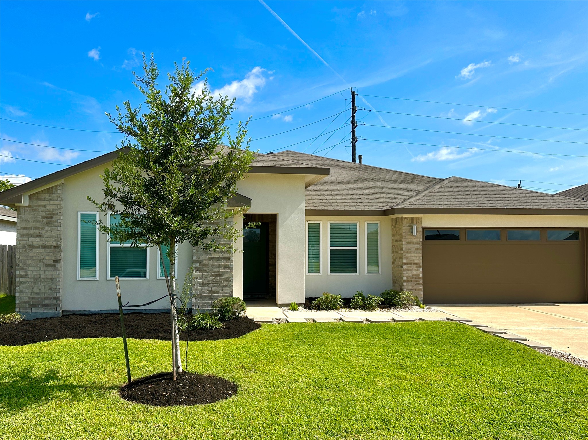 1222 Hyde Lake Lane Property Photo 1