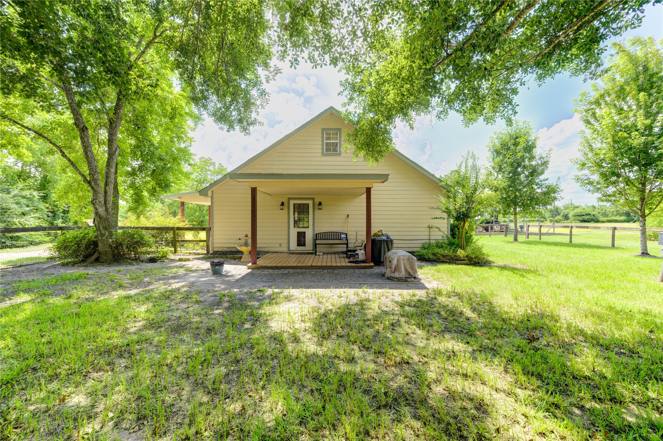 922 Agg Road Property Photo 5