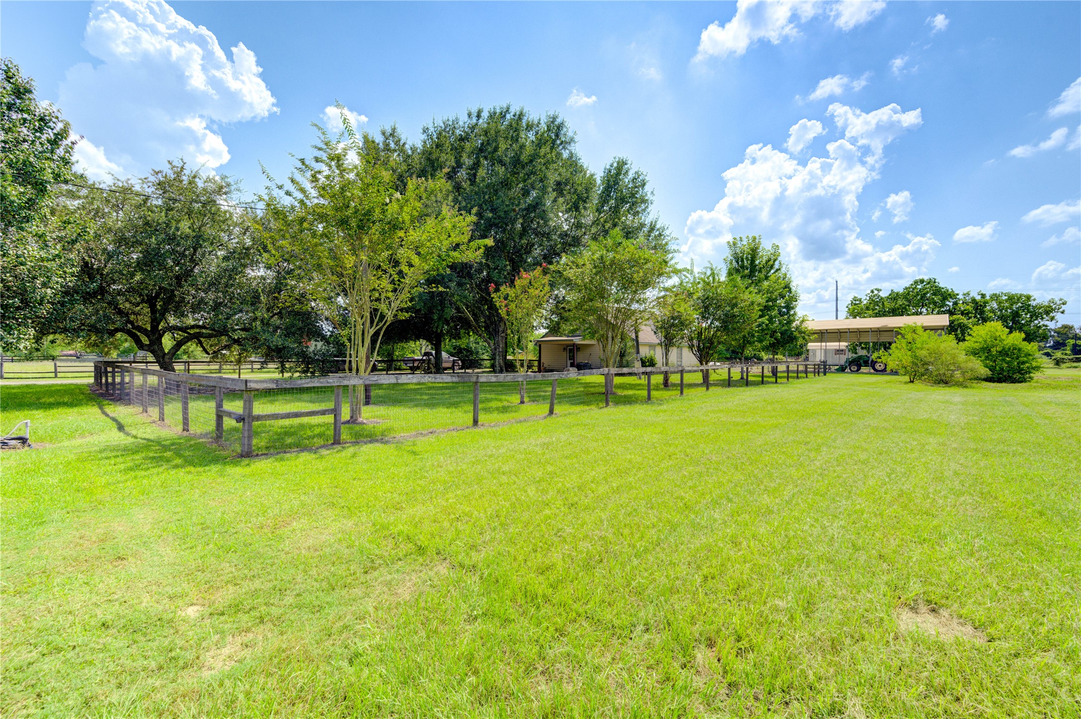 922 Agg Road Property Photo 8
