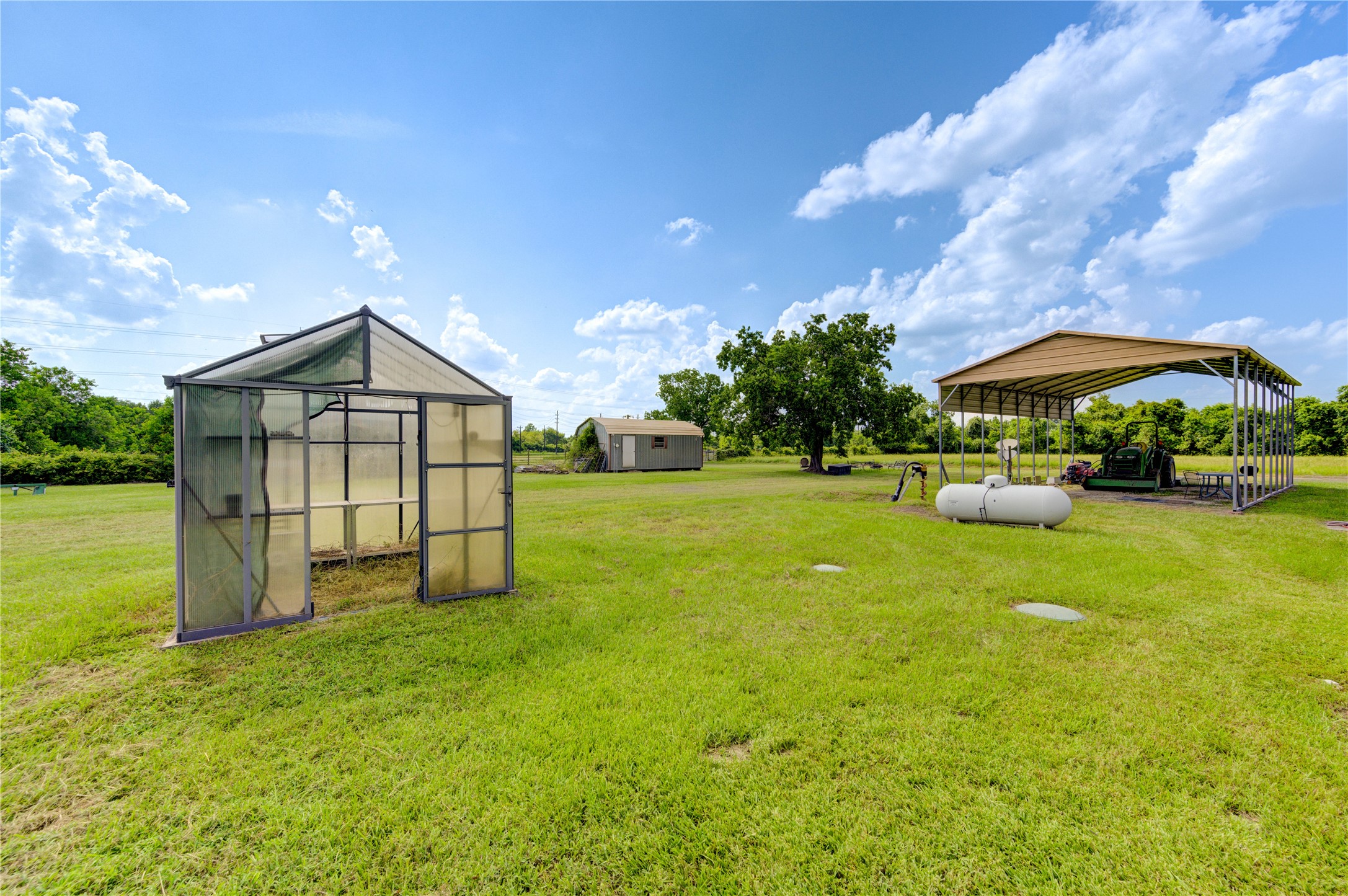 922 Agg Road Property Photo 9