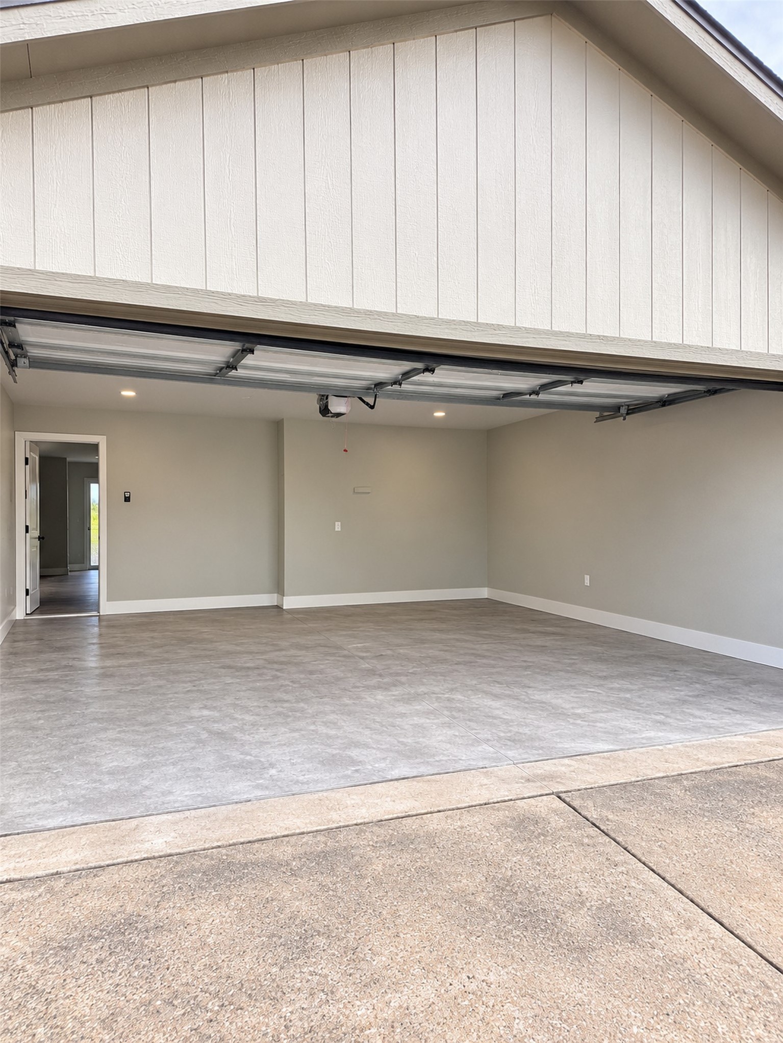6210 Clayridge Drive Property Photo 23