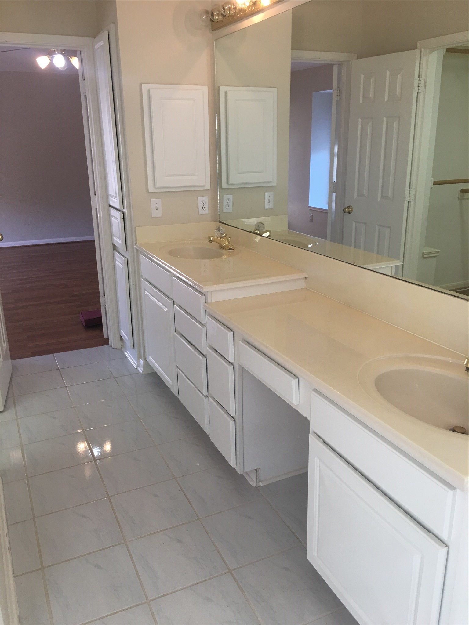 4804 Linden Street Property Photo 6