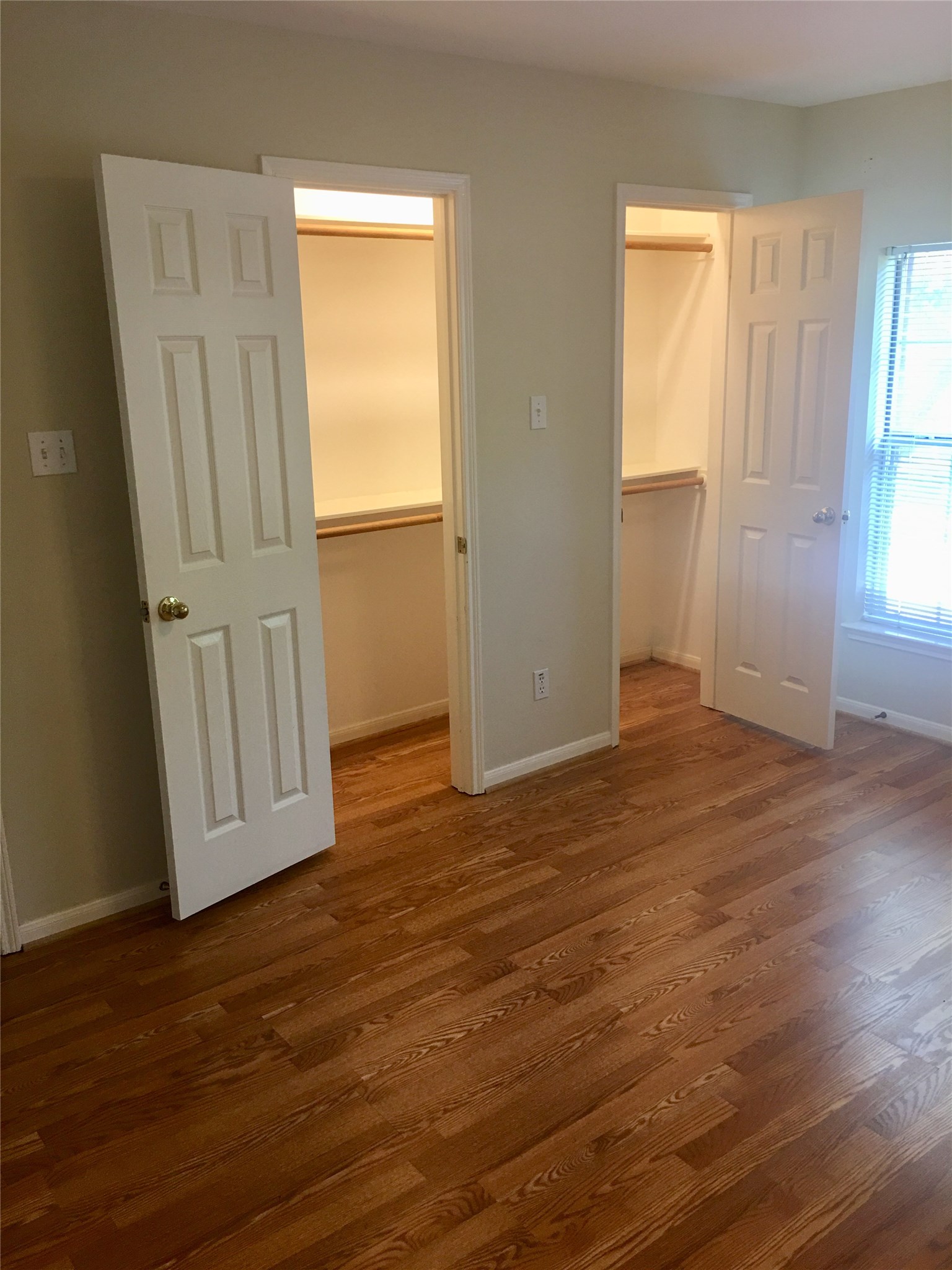 4804 Linden Street Property Photo 9