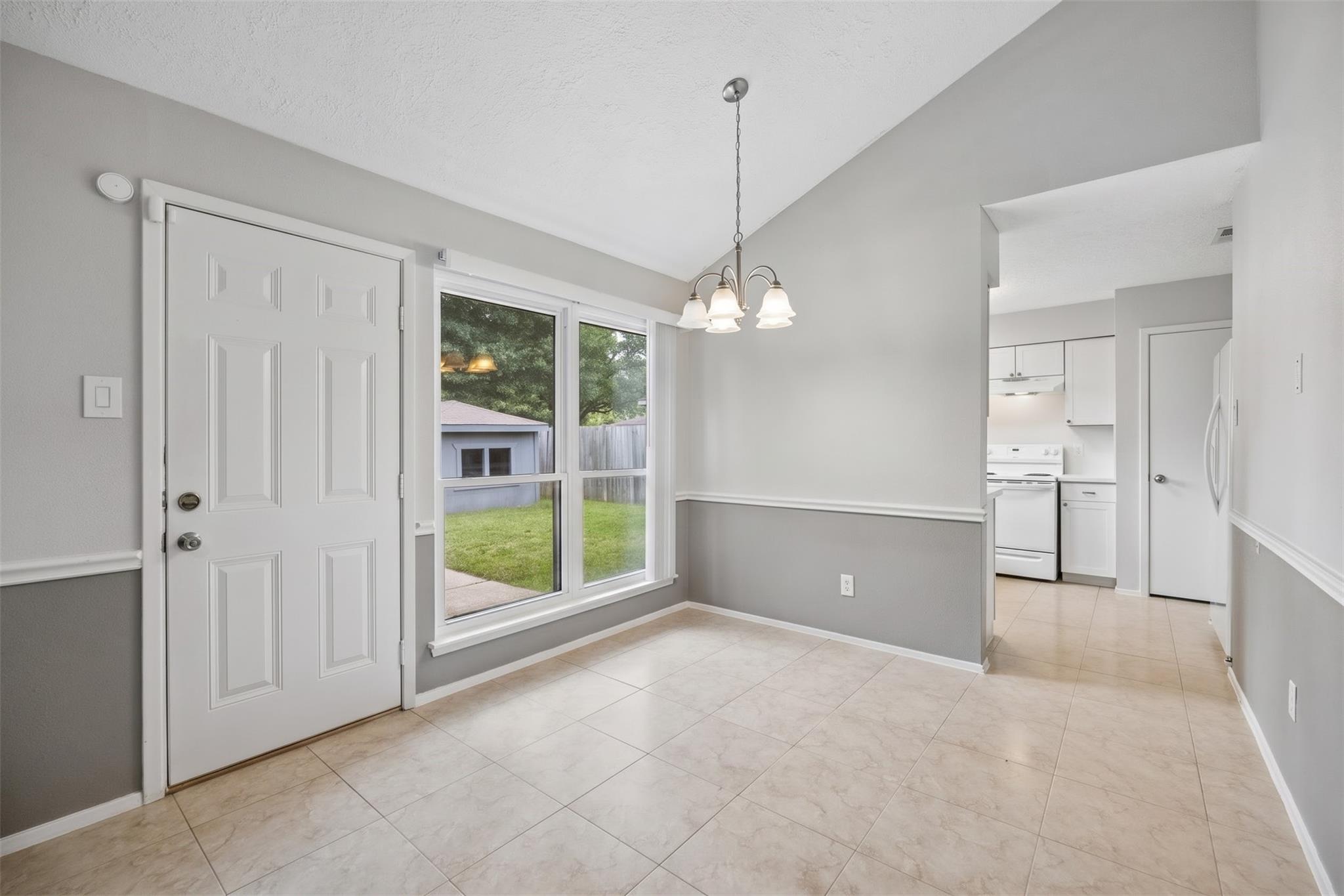 21015 Waymare Lane Property Photo 9