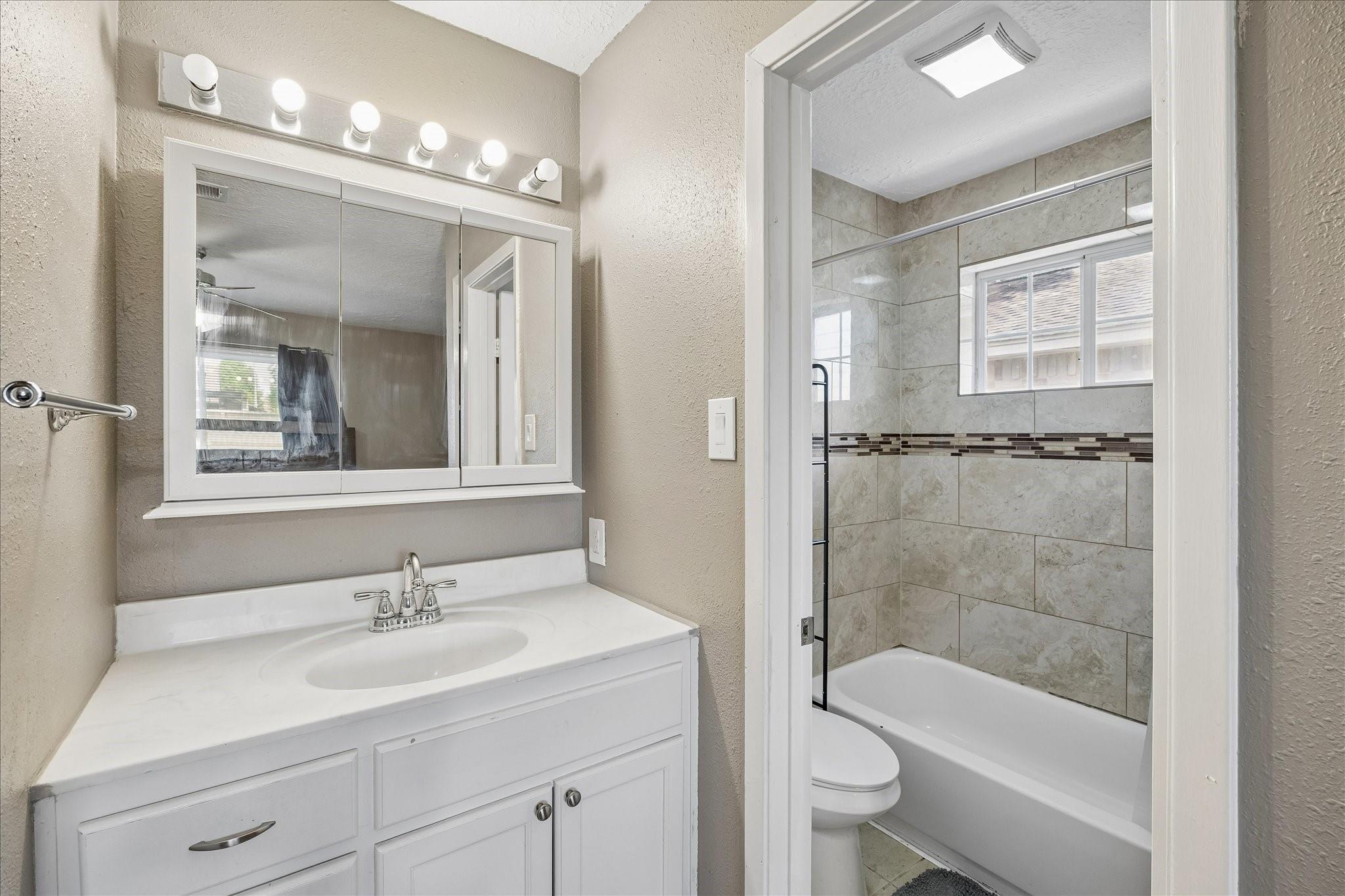 21015 Waymare Lane Property Photo 11