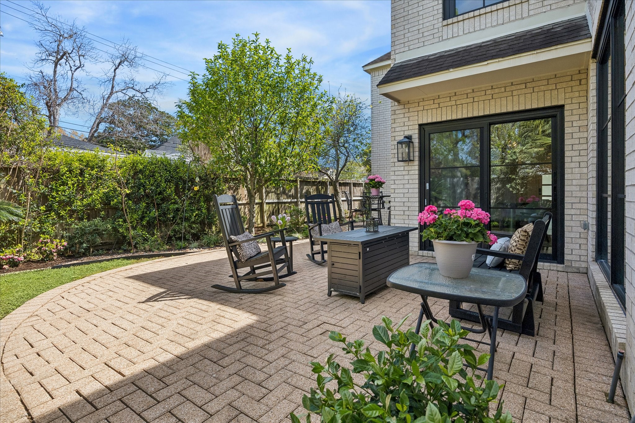 2402 Mcclendon Street Property Photo 45