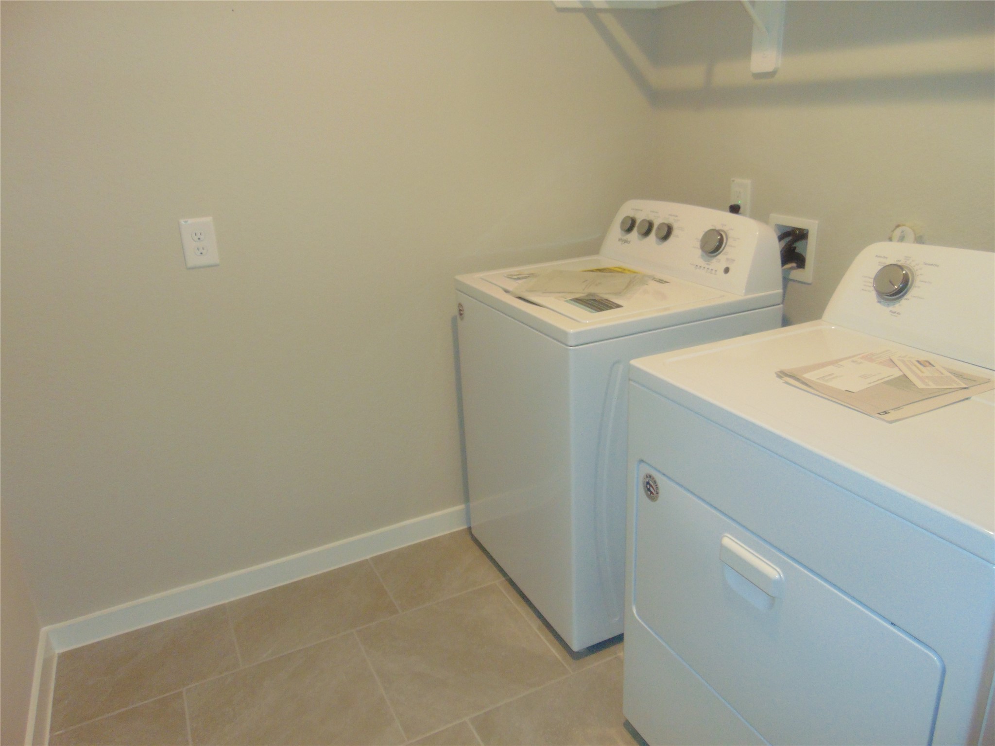 6918 Morales Way Property Photo 6