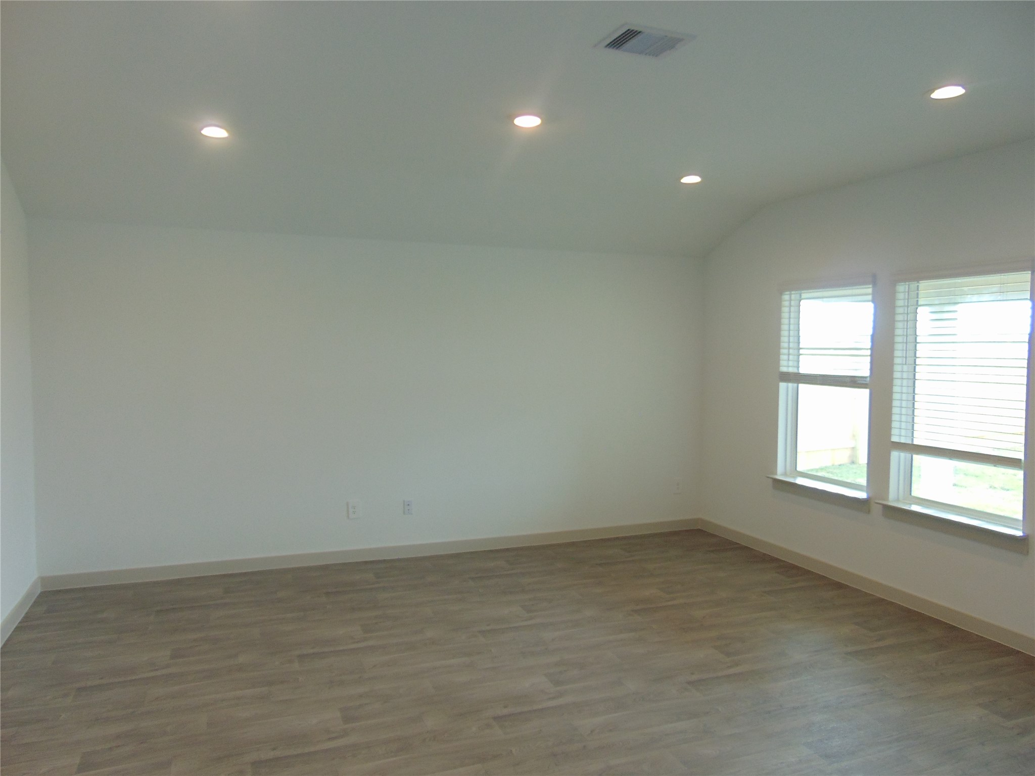 6918 Morales Way Property Photo 17