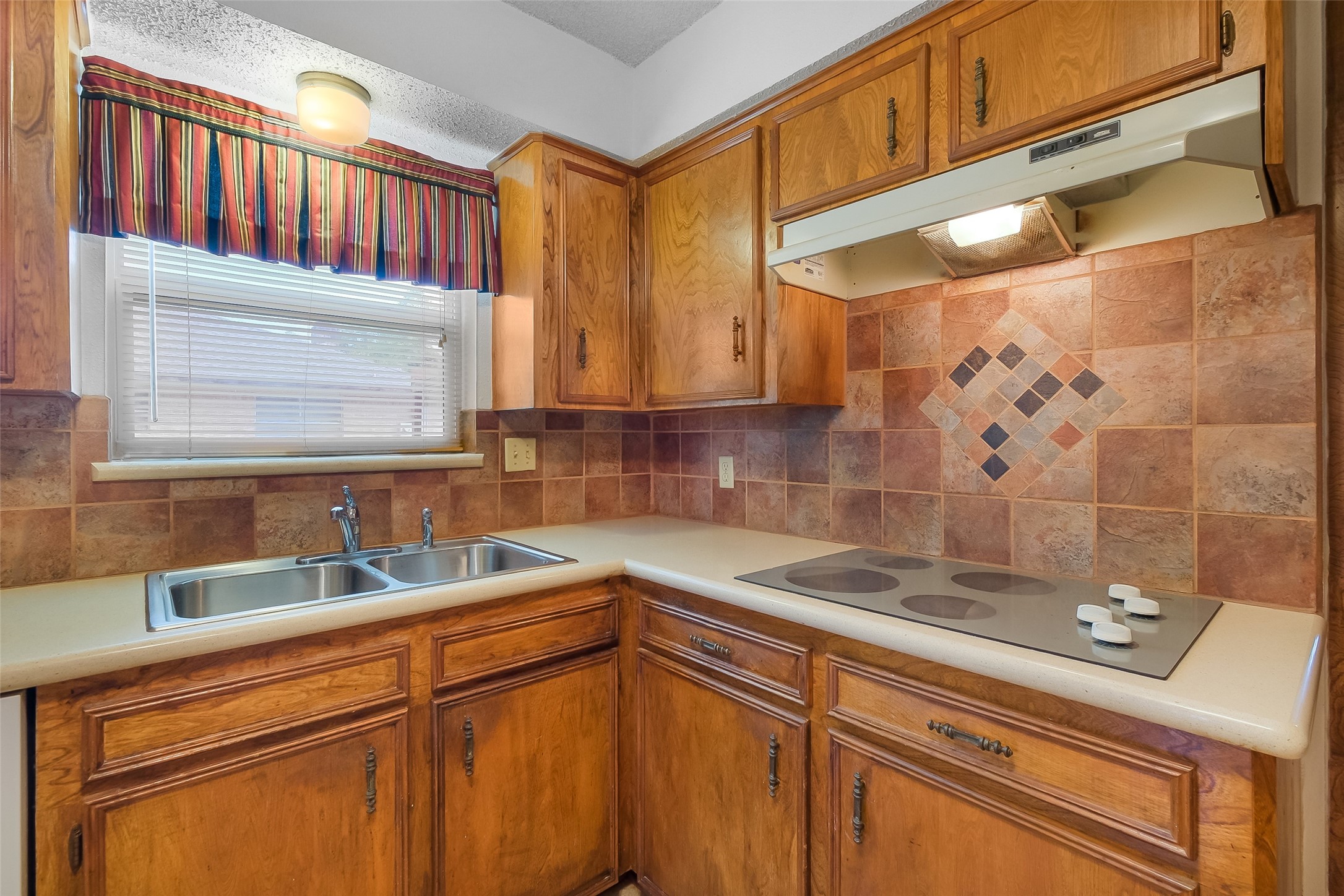 2015 Tanglelane Street Property Photo 9