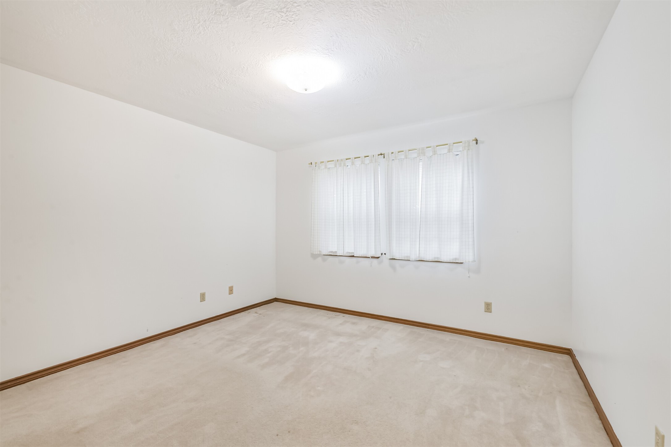 6 Amara Court Property Photo 14