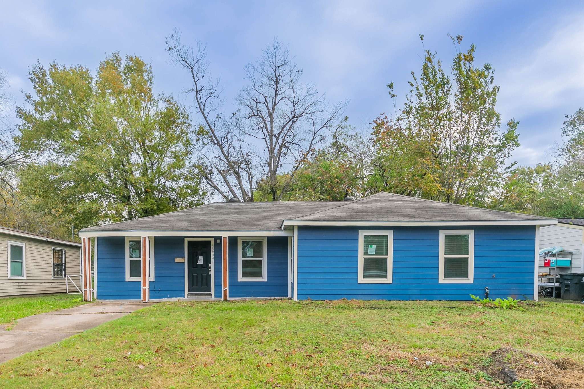 5259 Perry Street Property Photo 1